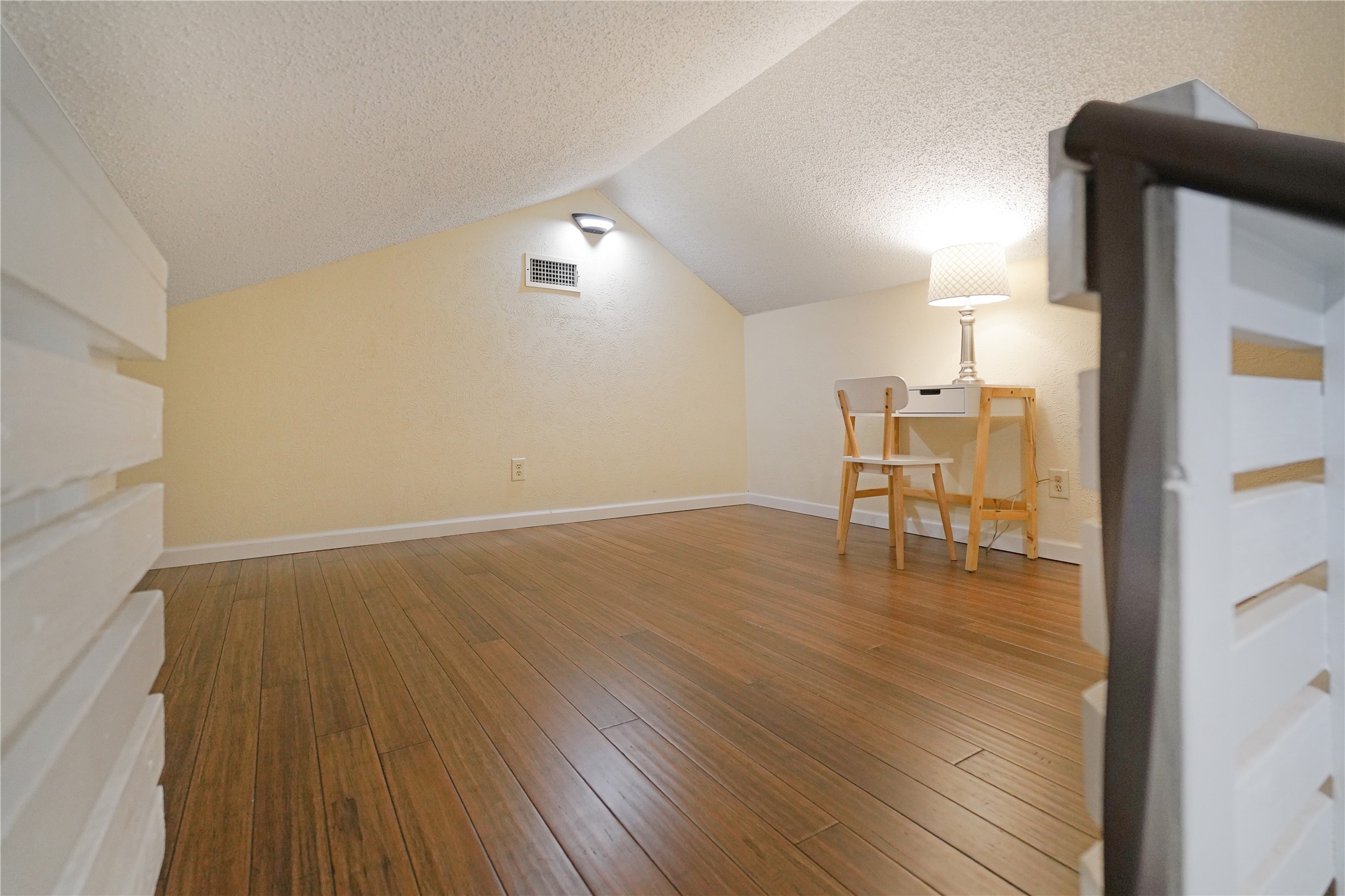 277 W Holly Trail