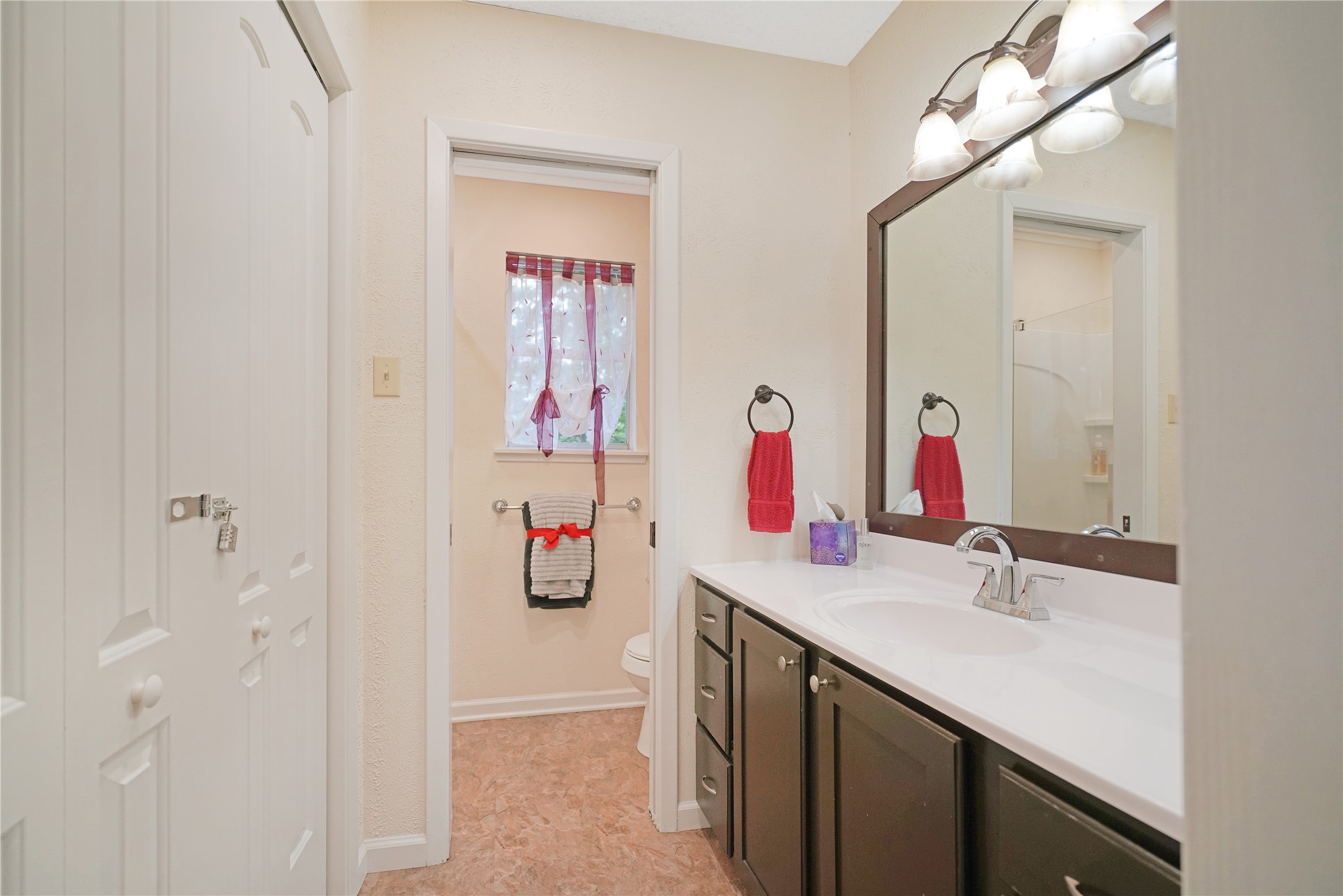 277 W Holly Trail