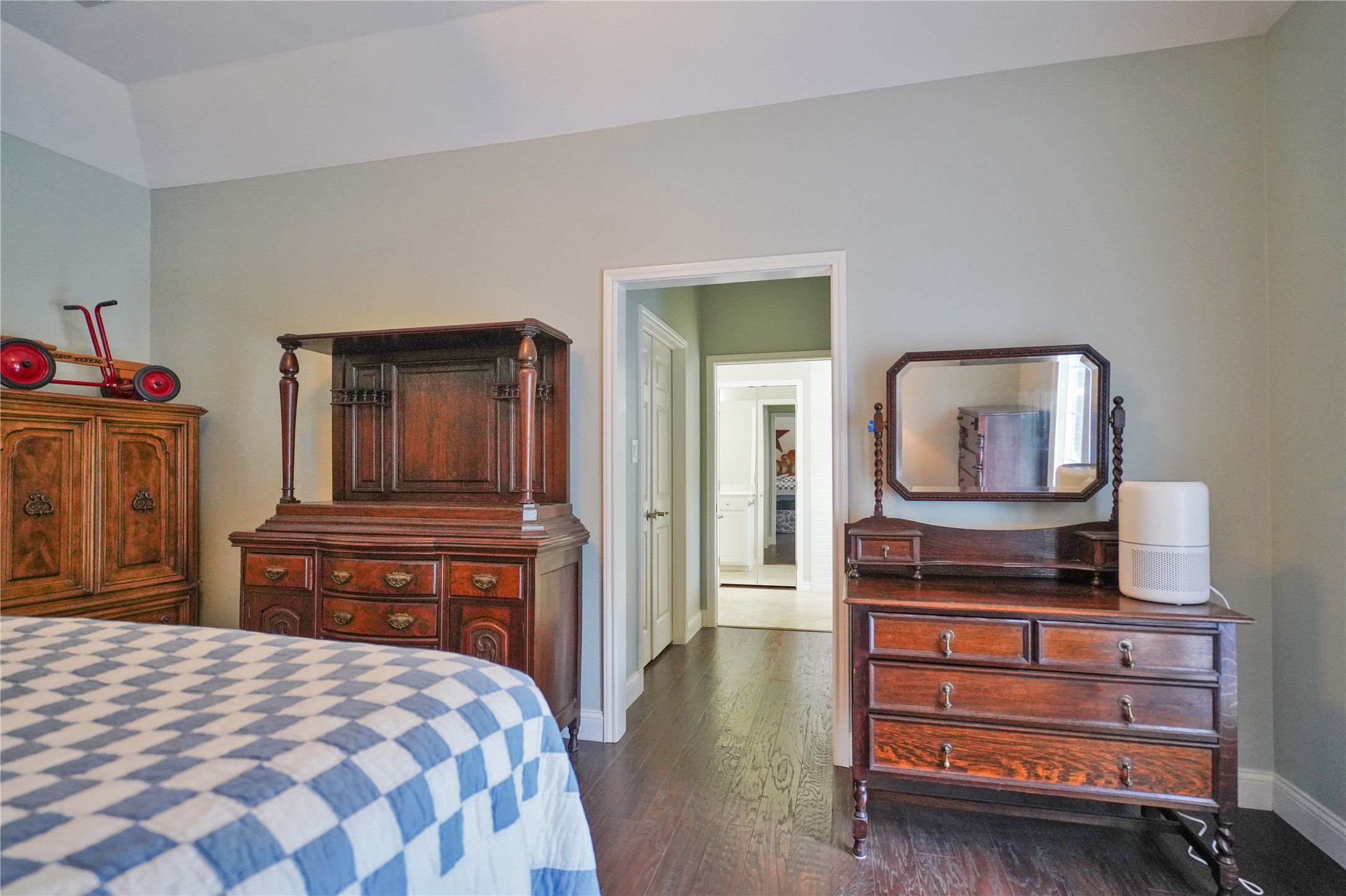 677 Green Meadow Trail