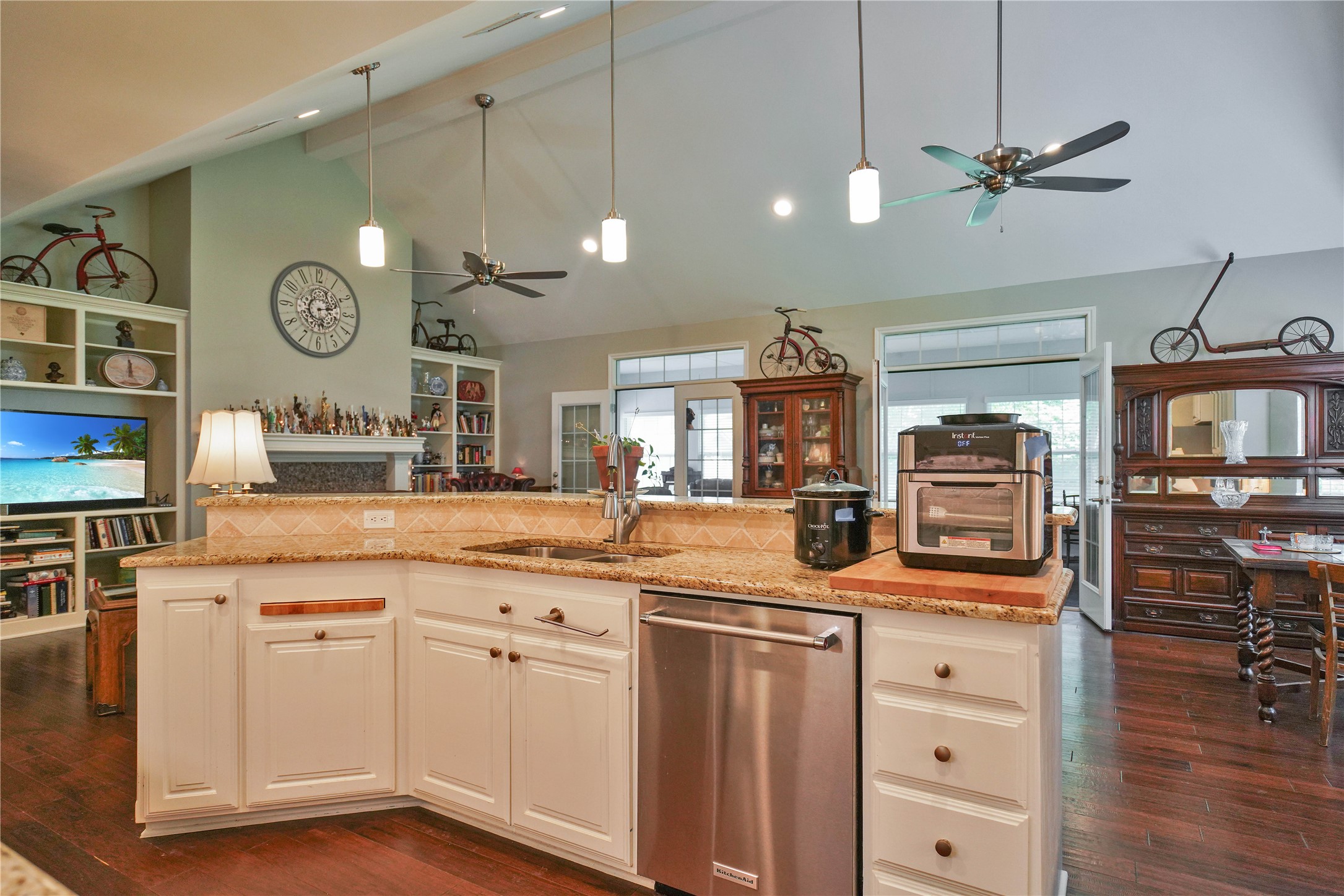 677 Green Meadow Trail
