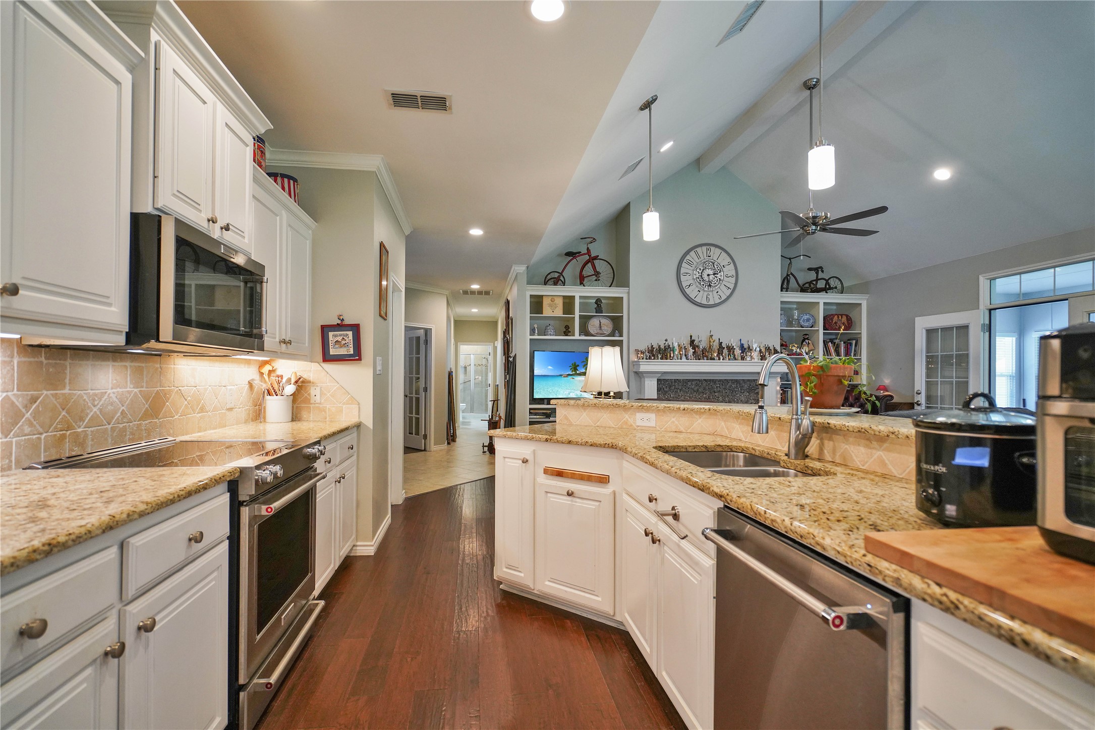 677 Green Meadow Trail