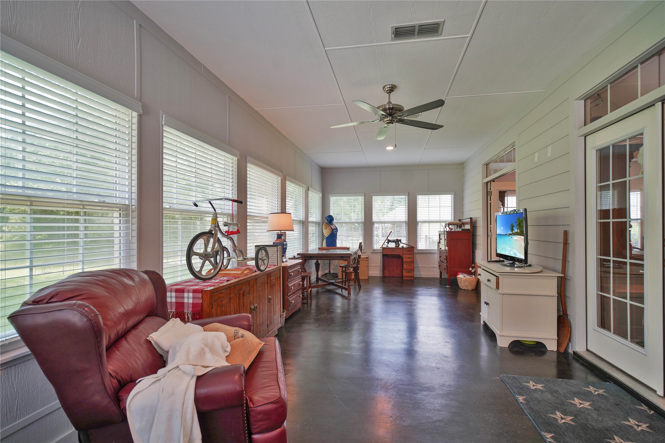 677 Green Meadow Trail