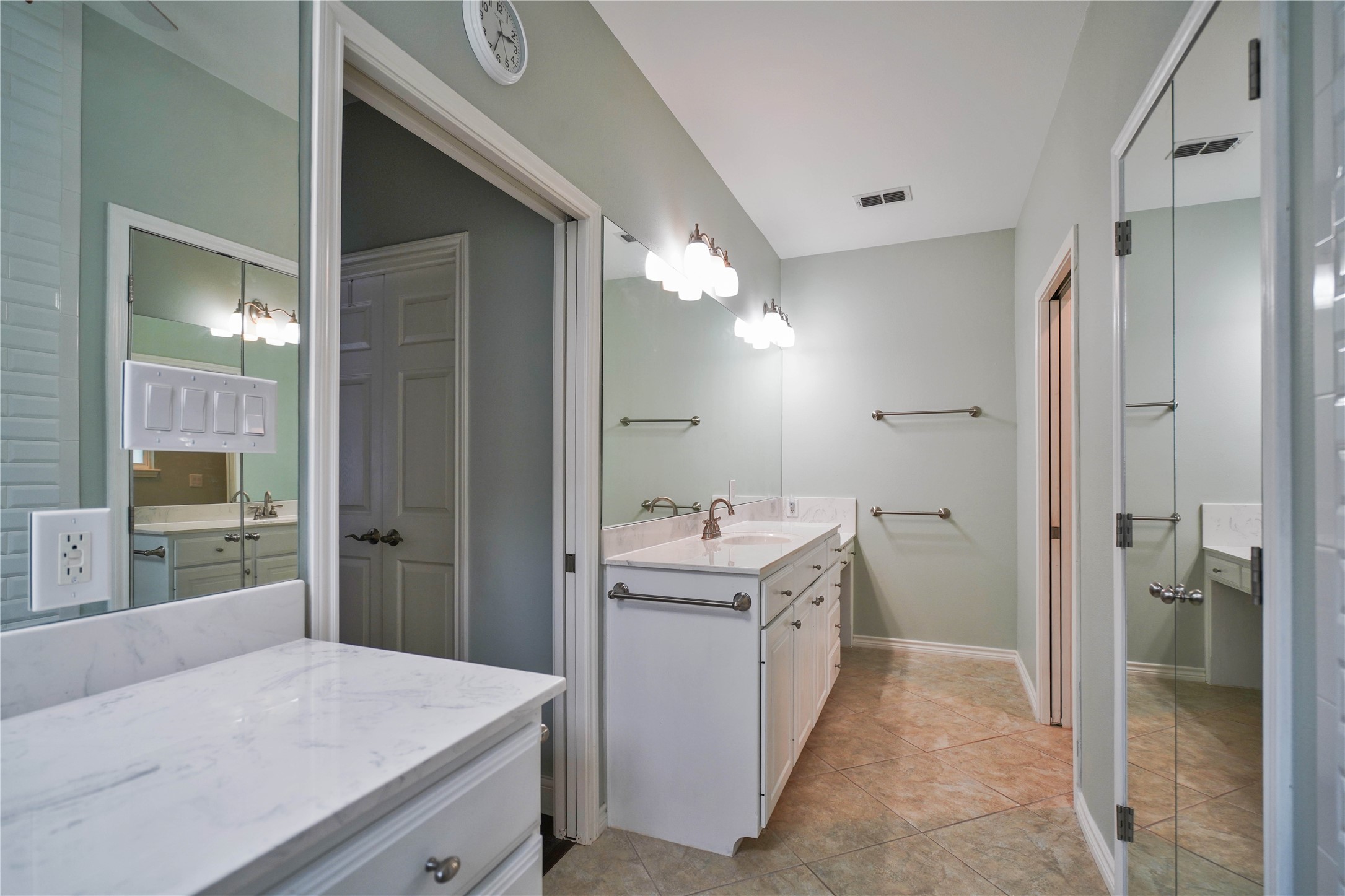 677 Green Meadow Trail
