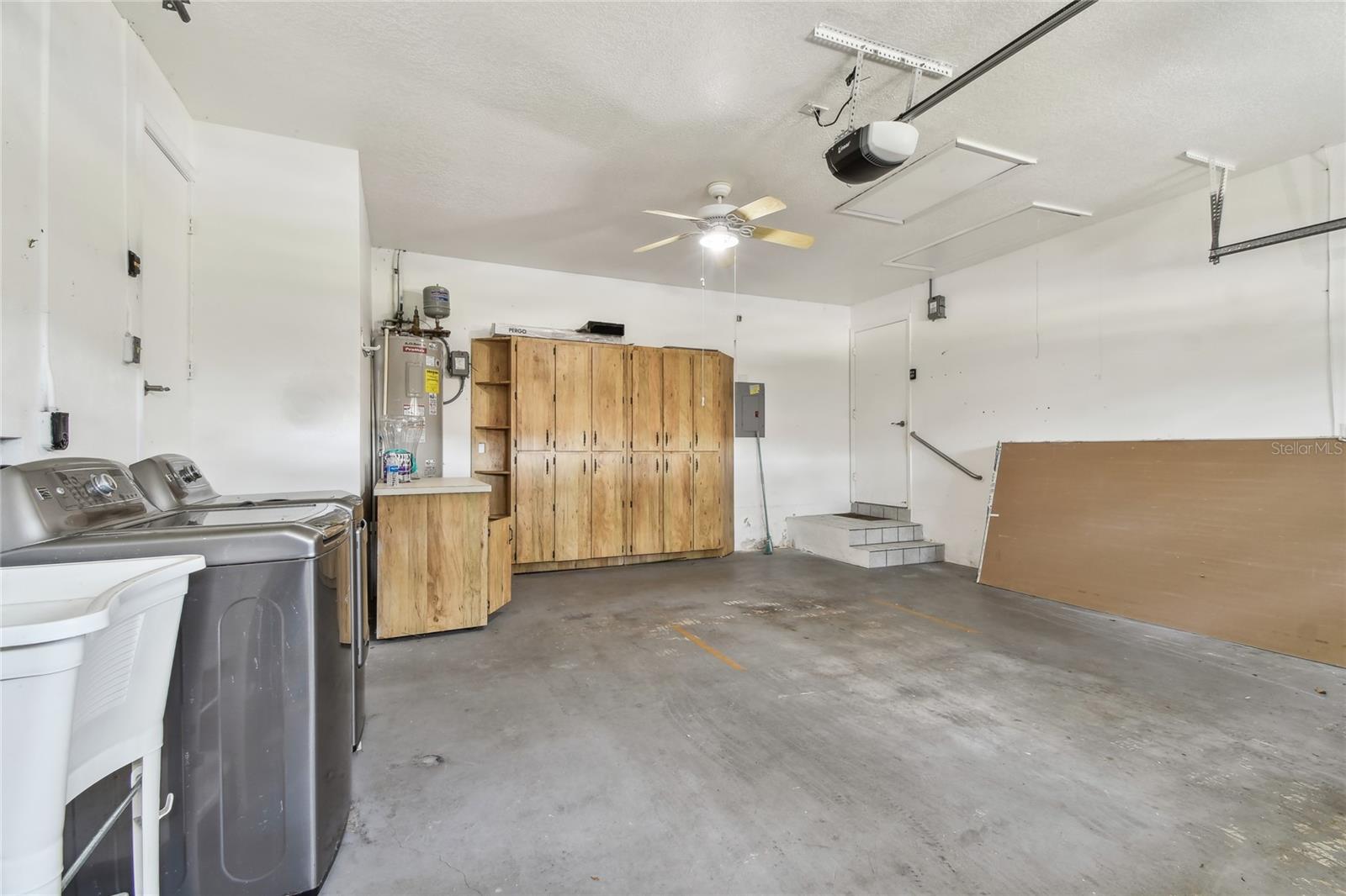 1175 SAN CARLOS AVE NE
