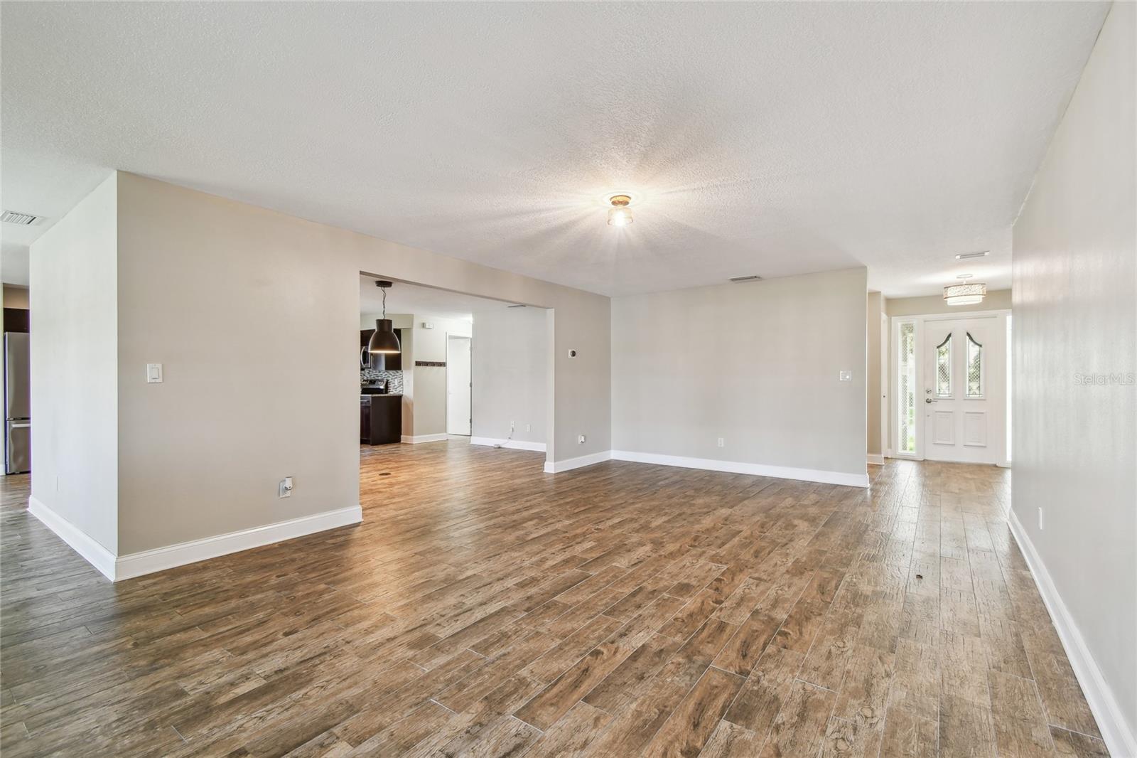 1175 SAN CARLOS AVE NE
