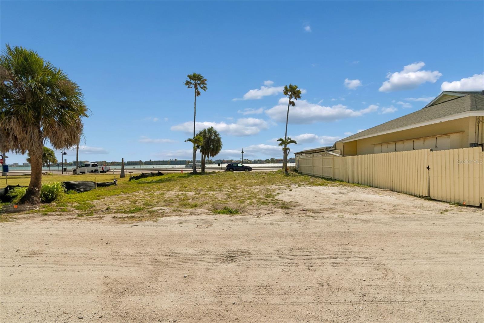 808 PASS A GRILLE WAY