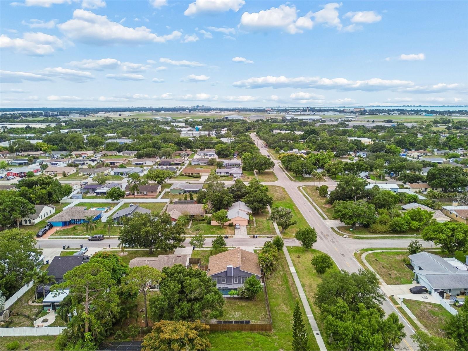 903 PLUM TREE LN