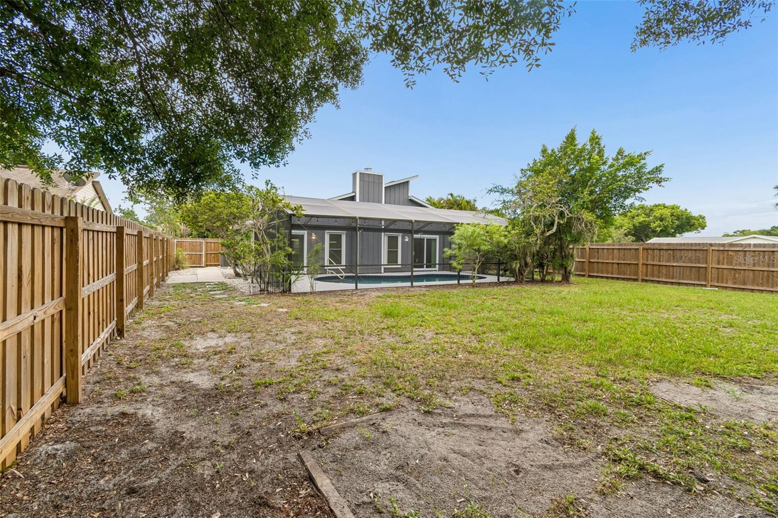 903 PLUM TREE LN