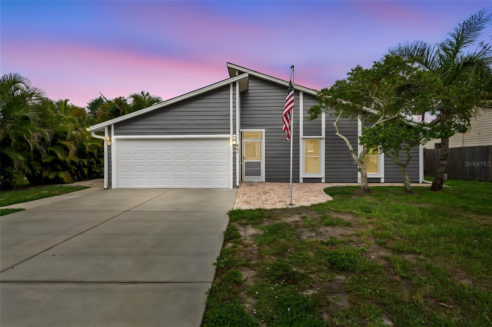 903 PLUM TREE LN