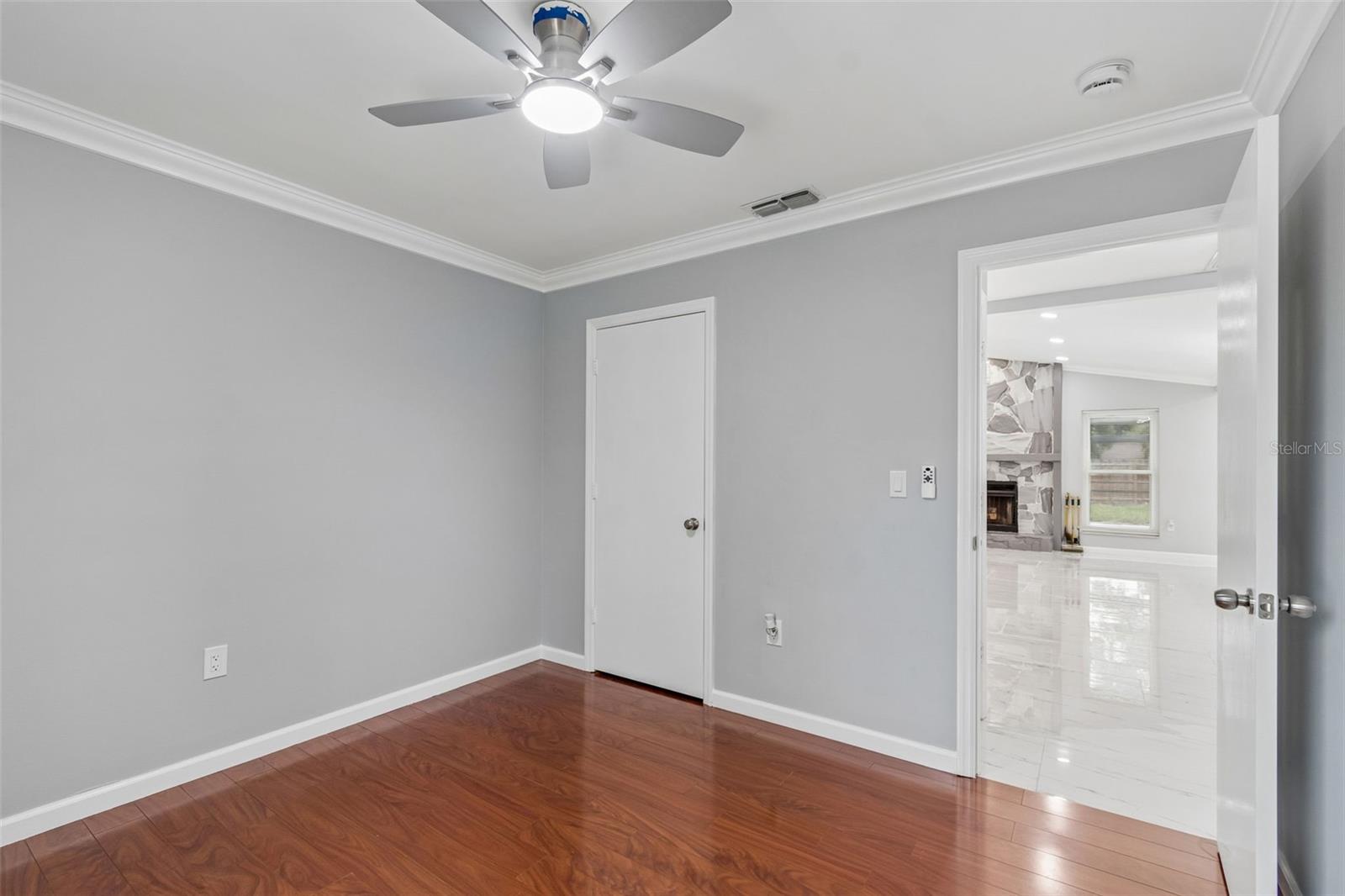 903 PLUM TREE LN