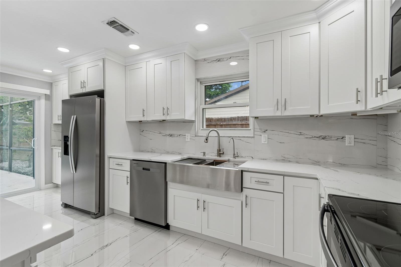 903 PLUM TREE LN