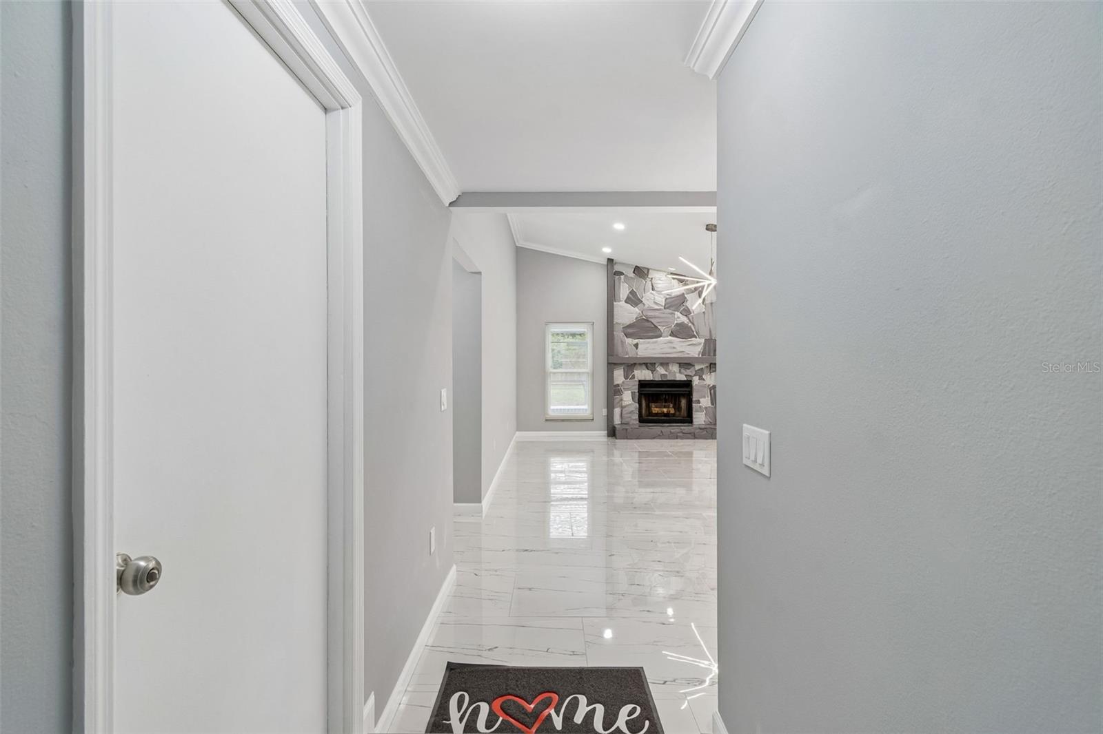 903 PLUM TREE LN