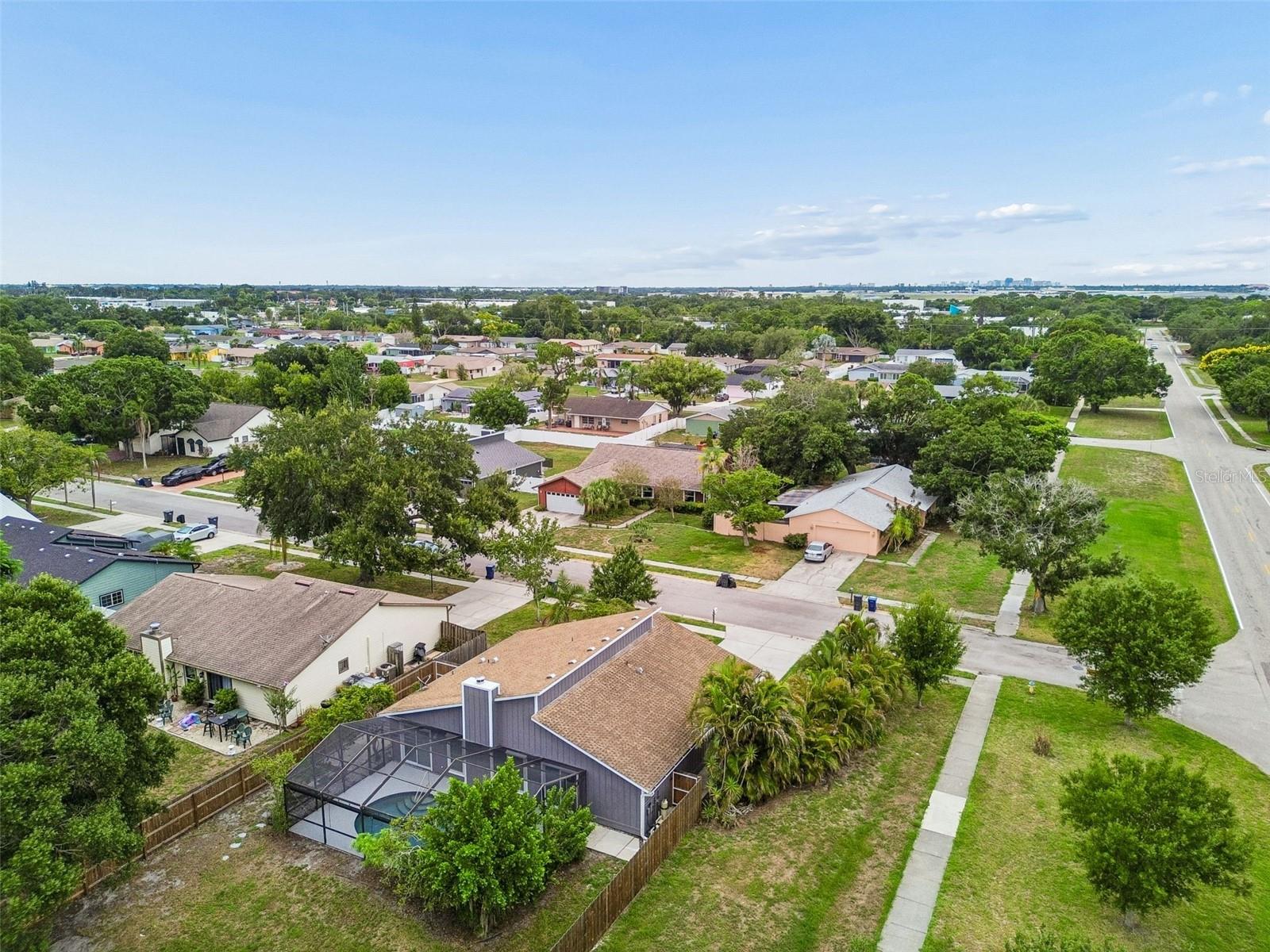 903 PLUM TREE LN