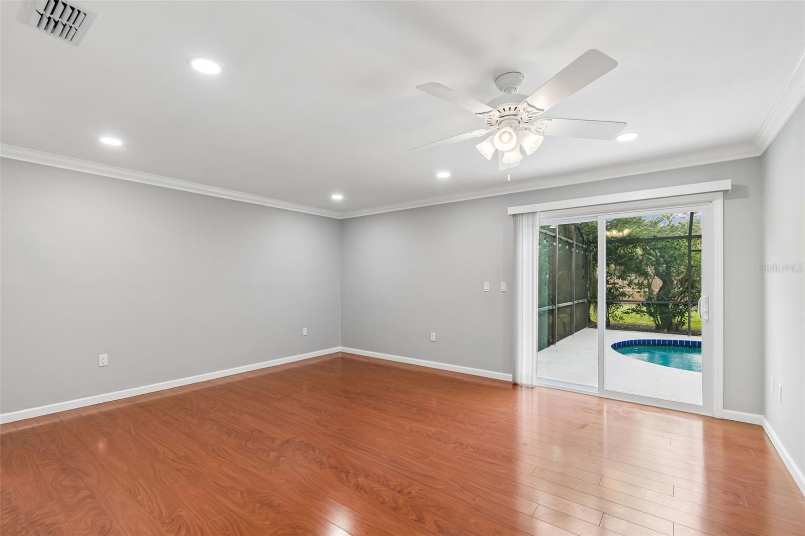 903 PLUM TREE LN
