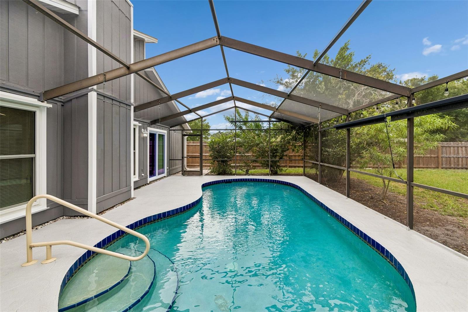 903 PLUM TREE LN