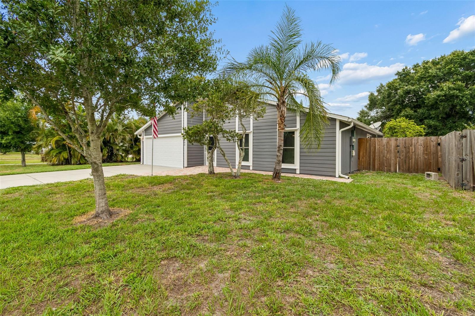903 PLUM TREE LN