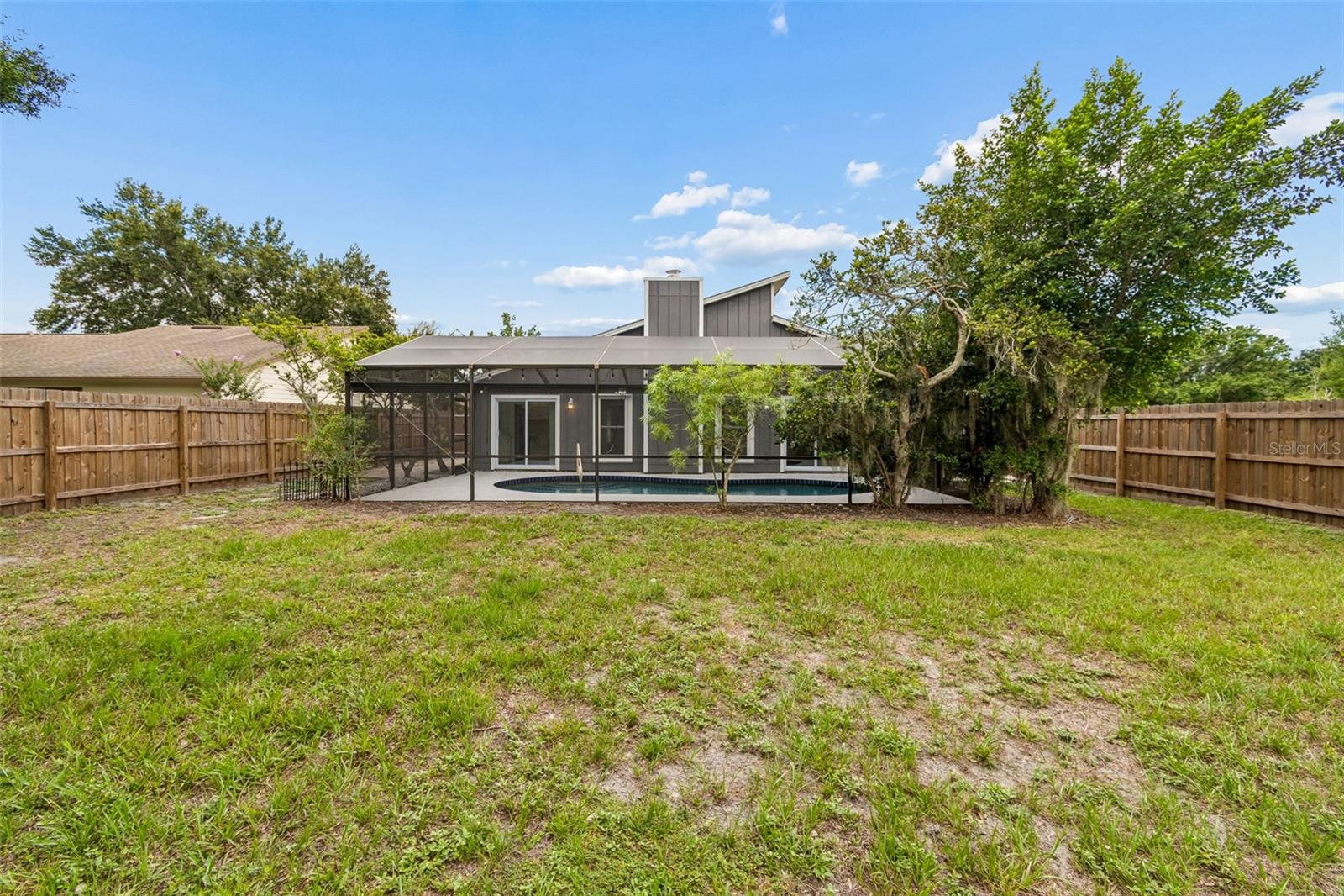 903 PLUM TREE LN