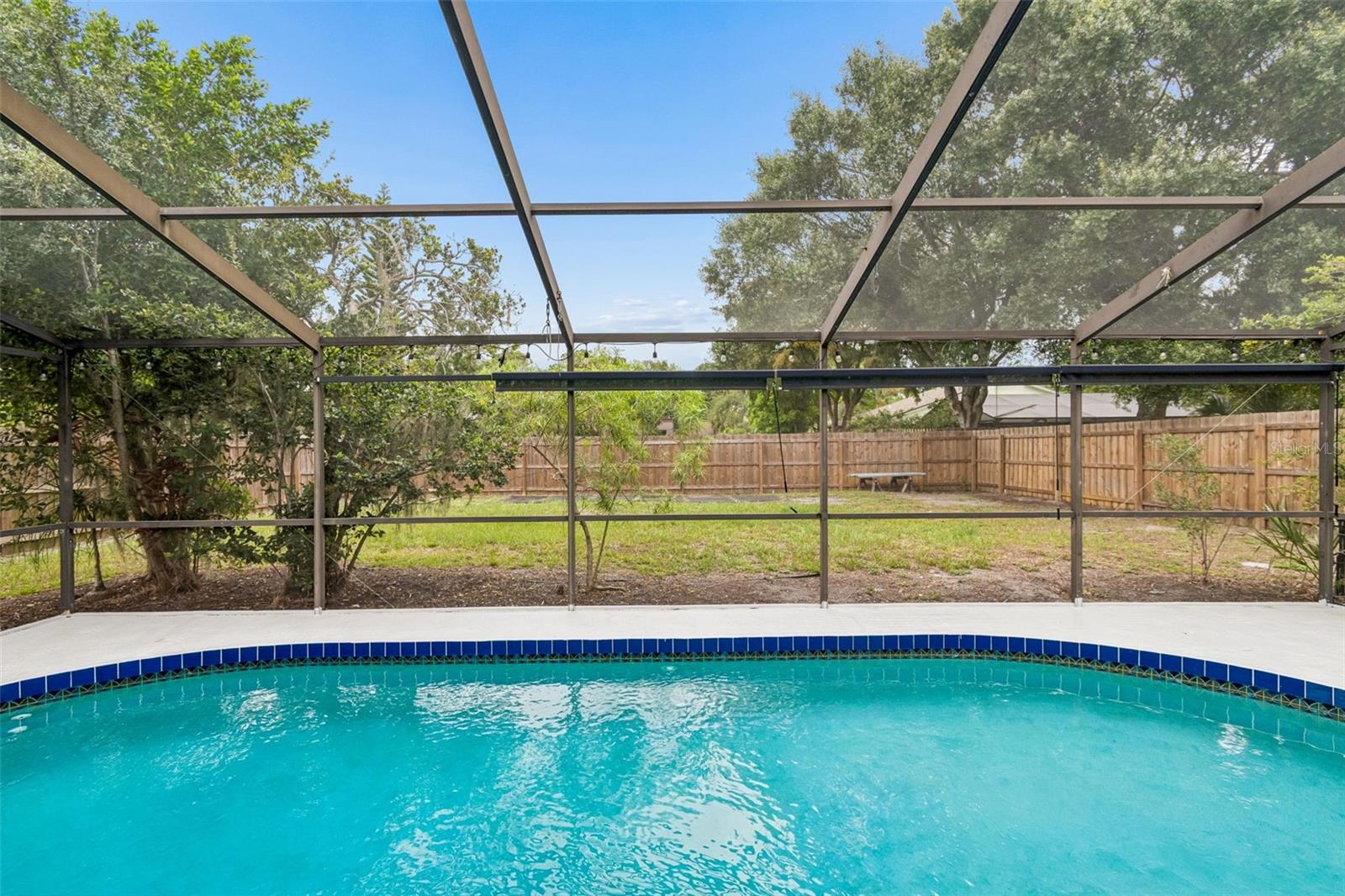 903 PLUM TREE LN