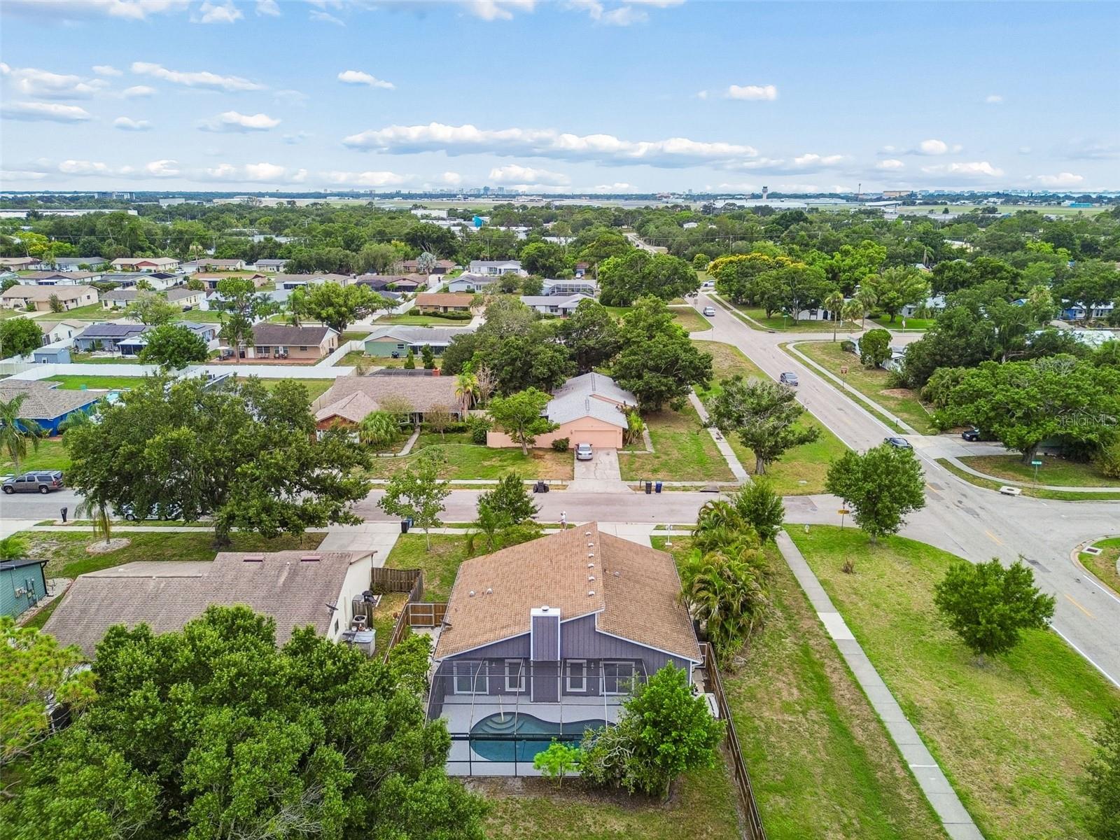 903 PLUM TREE LN
