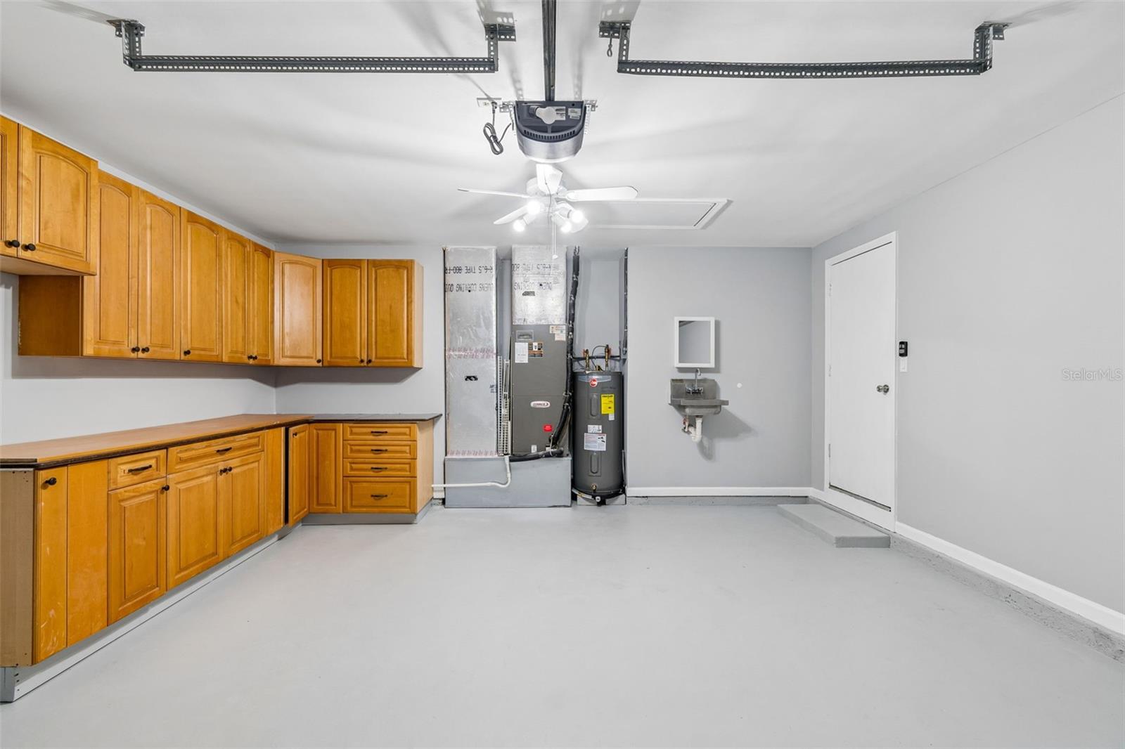903 PLUM TREE LN
