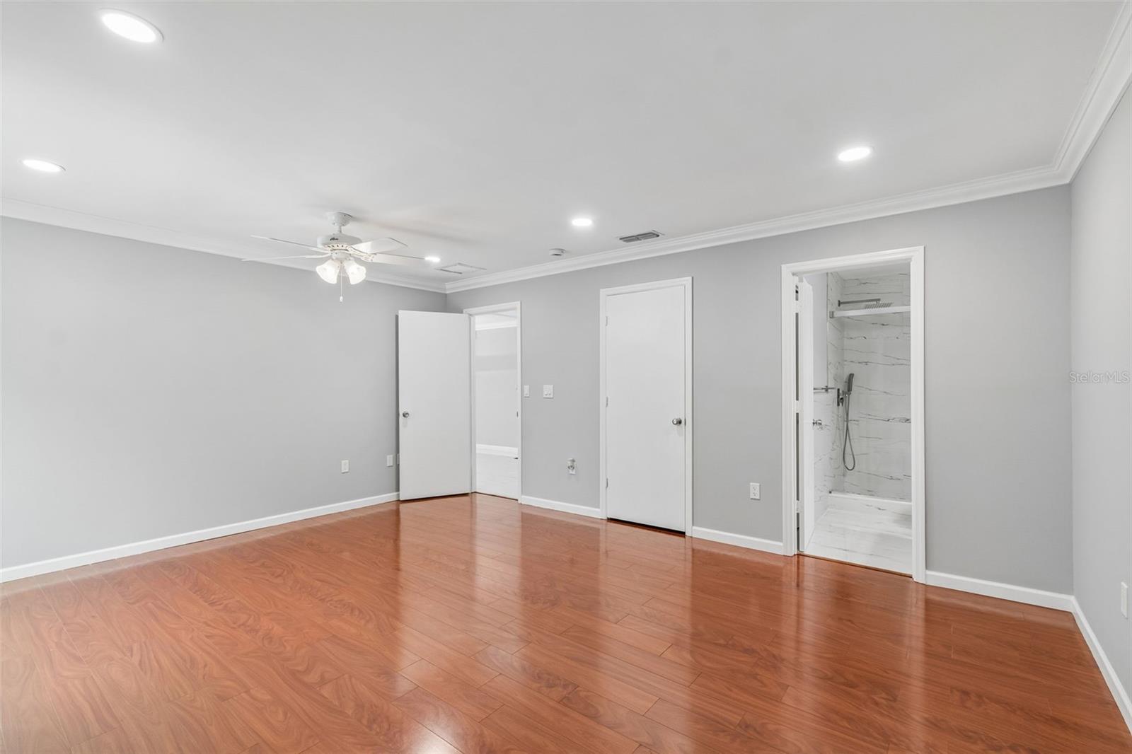 903 PLUM TREE LN