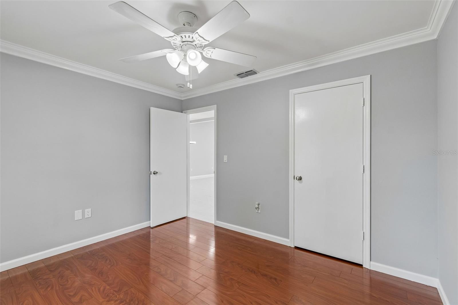 903 PLUM TREE LN