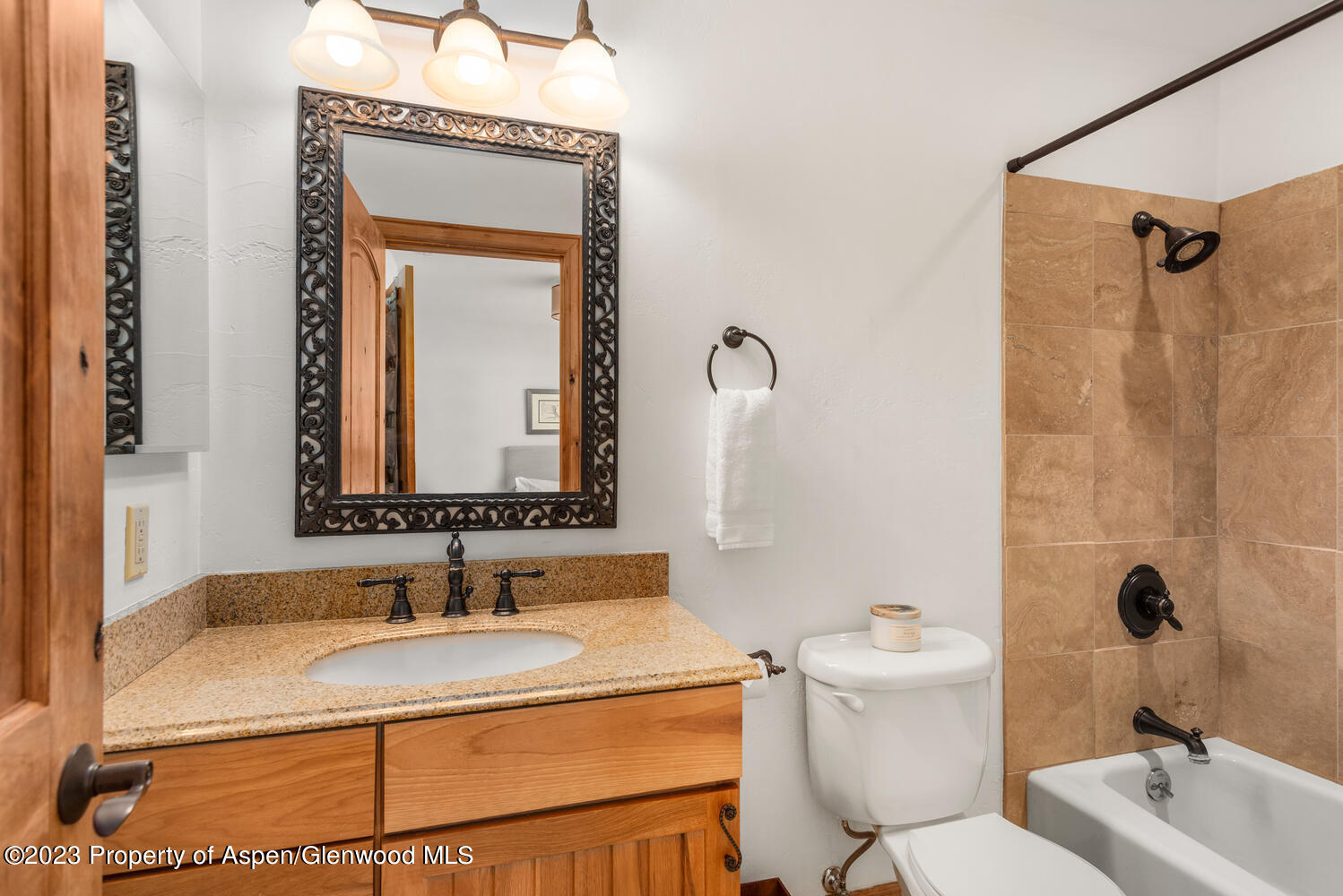 100 N 8th Street, 10