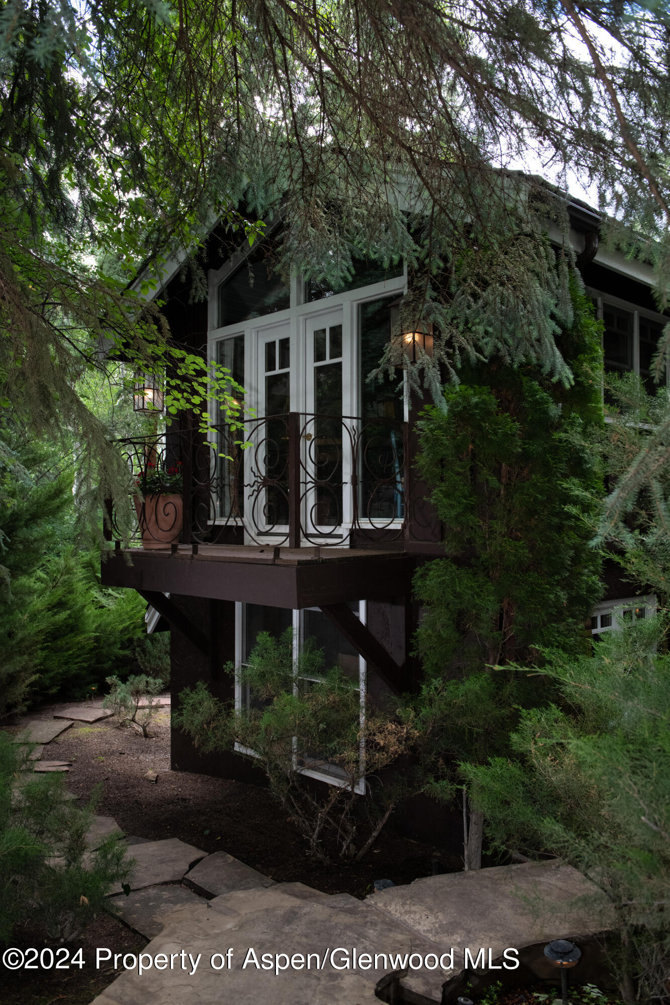 210 WOODS Road