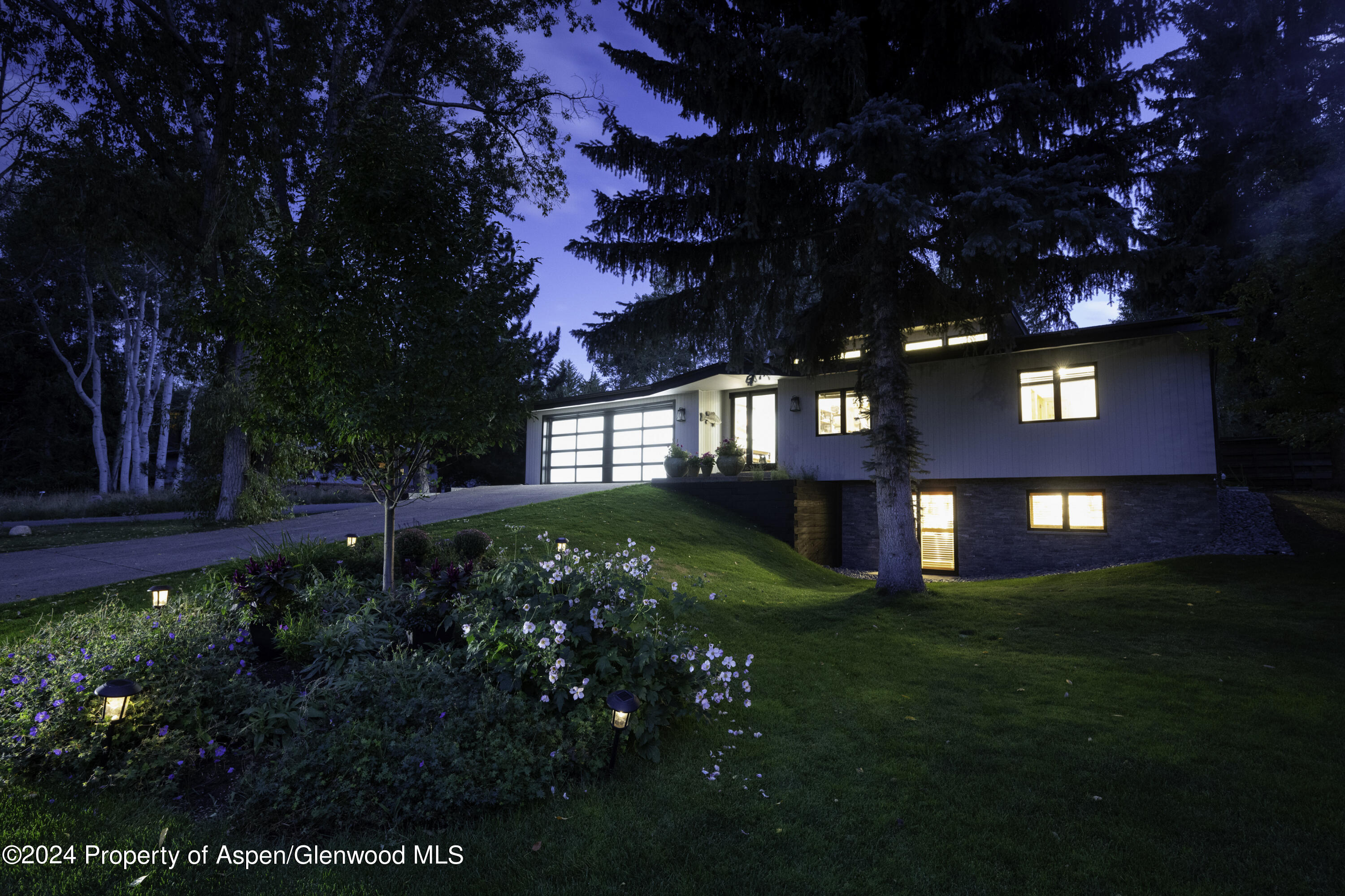 1325 MOUNTAIN VIEW Drive