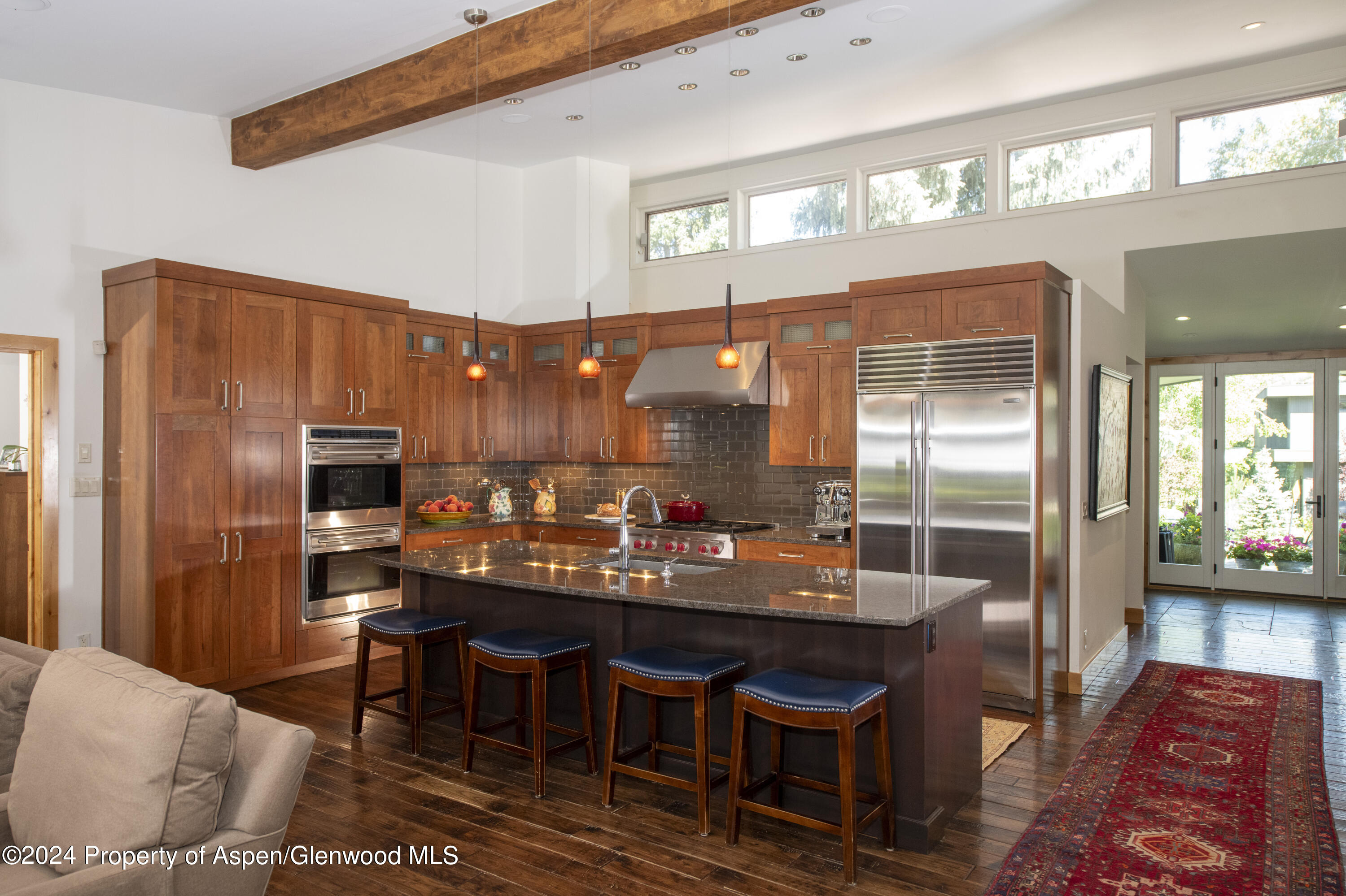 1325 MOUNTAIN VIEW Drive
