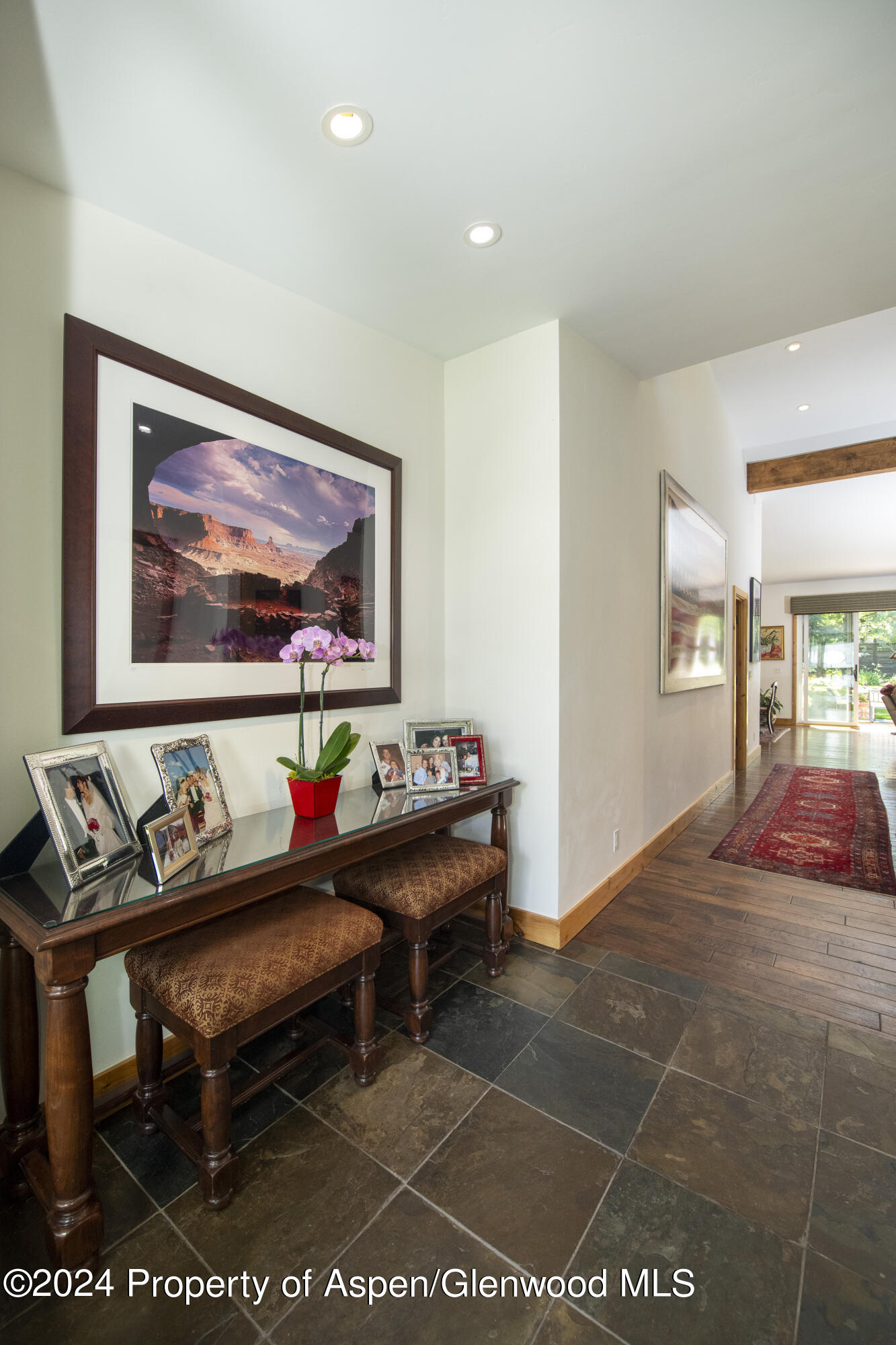 1325 MOUNTAIN VIEW Drive