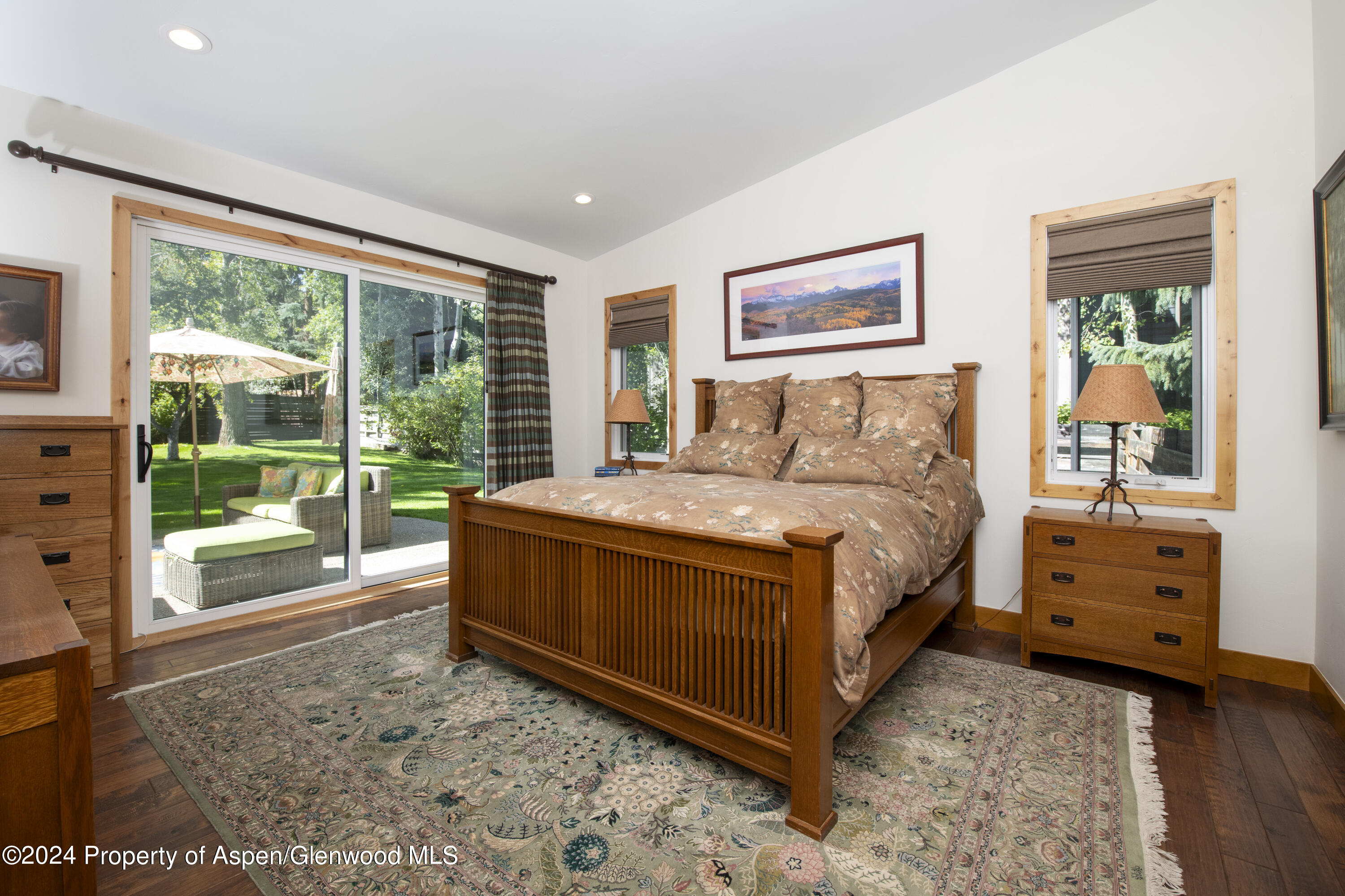 1325 MOUNTAIN VIEW Drive