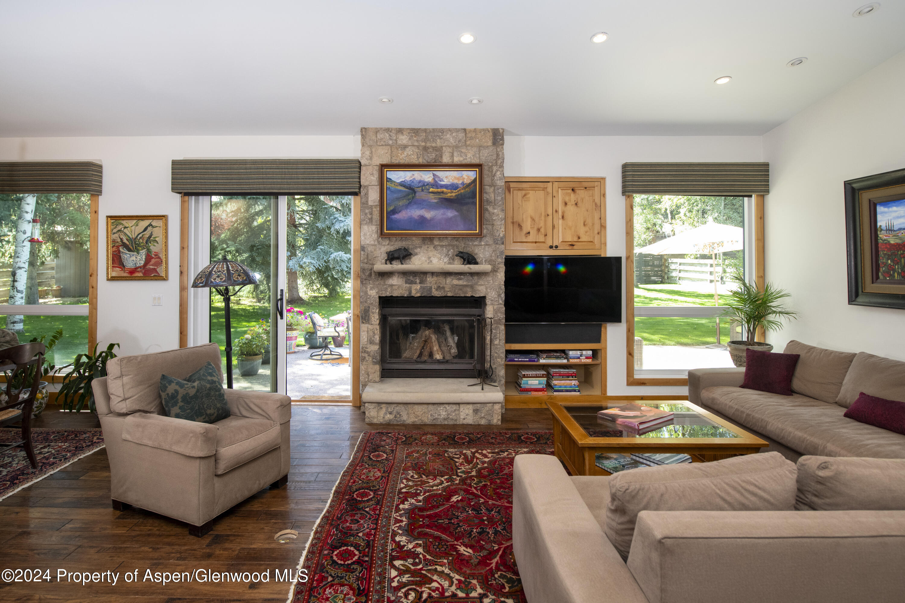 1325 MOUNTAIN VIEW Drive