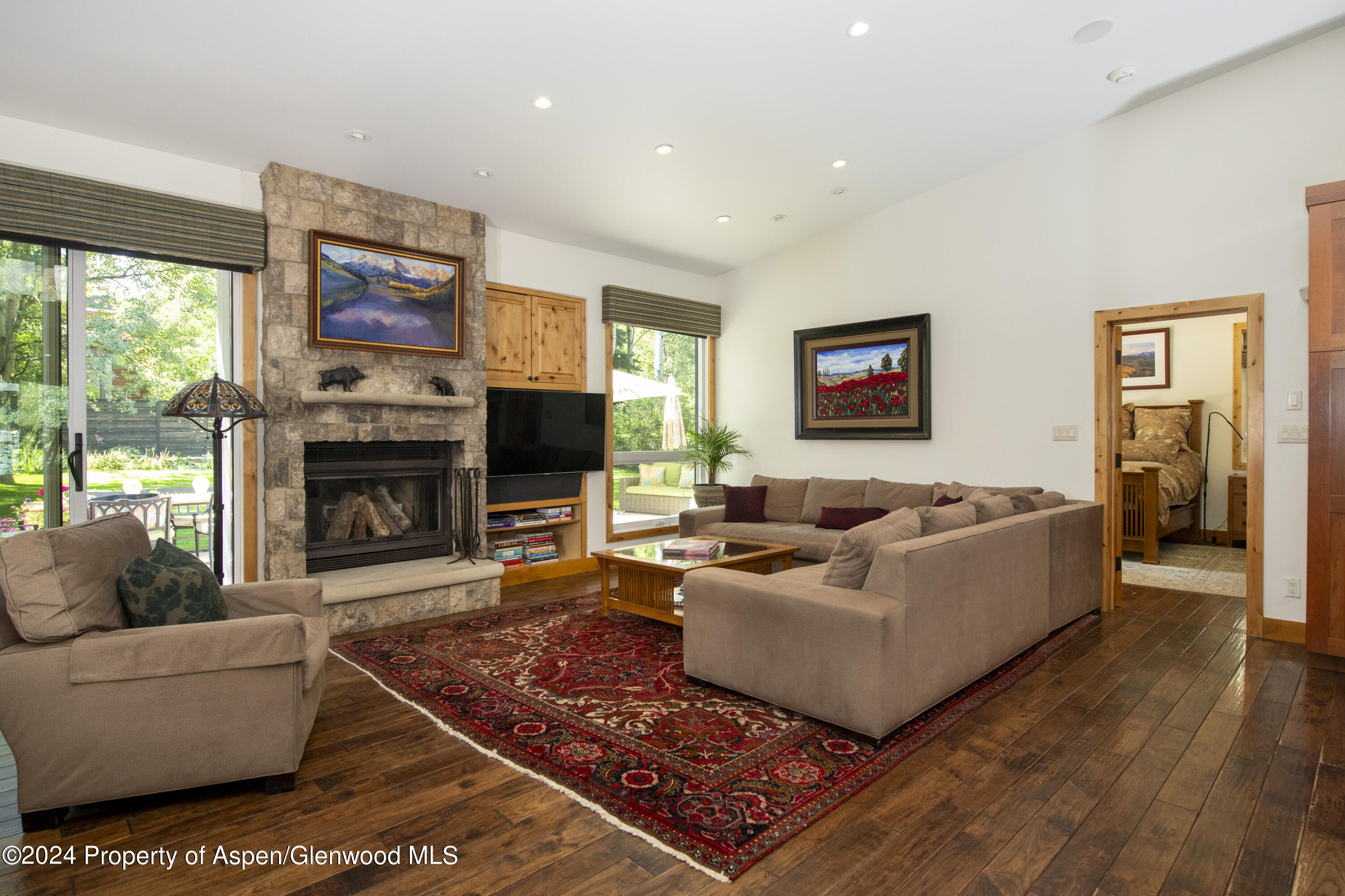 1325 MOUNTAIN VIEW Drive