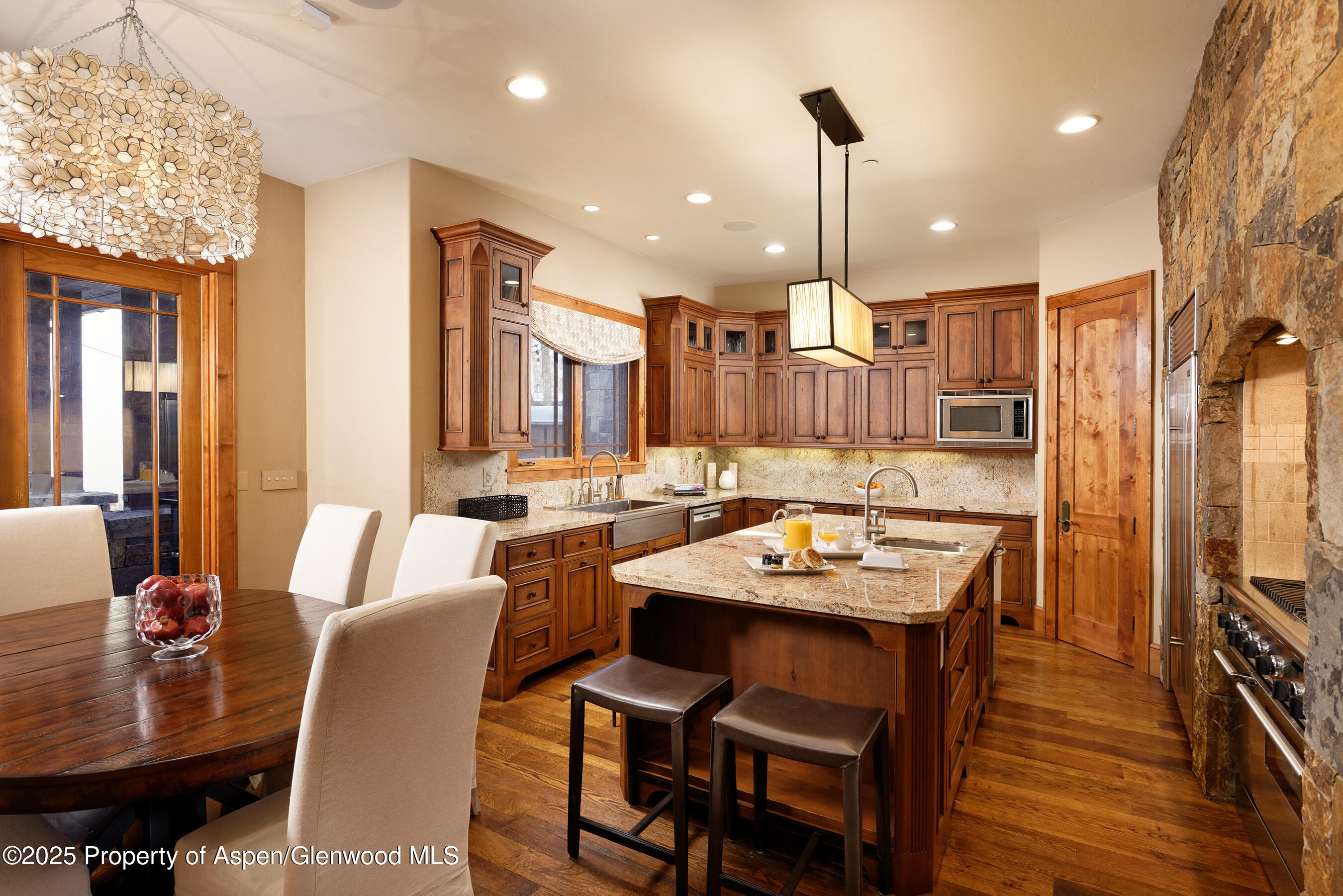 1395 Sierra Vista Drive, Unit 1