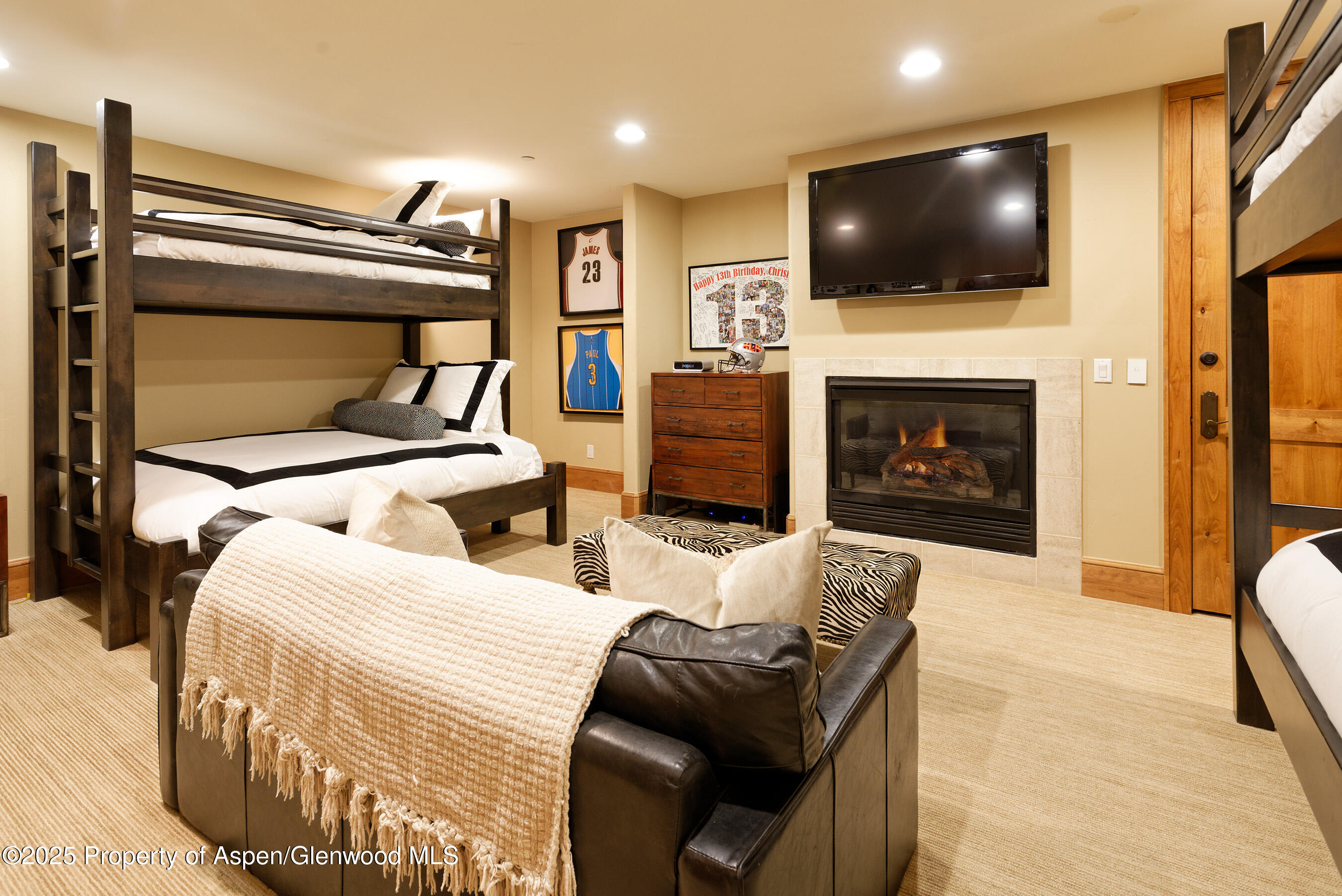 1395 Sierra Vista Drive, Unit 1
