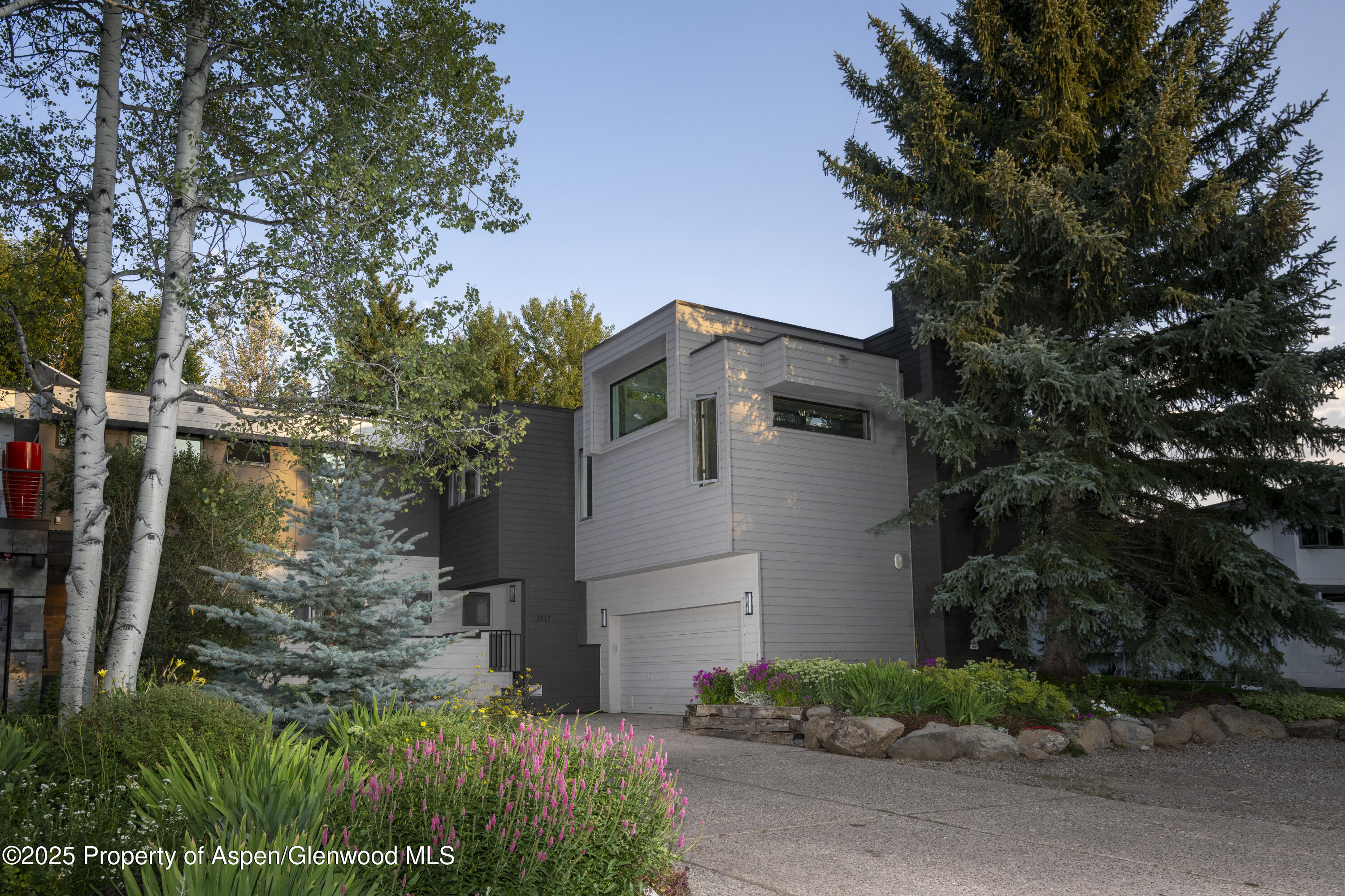 1417 Sierra Vista Drive