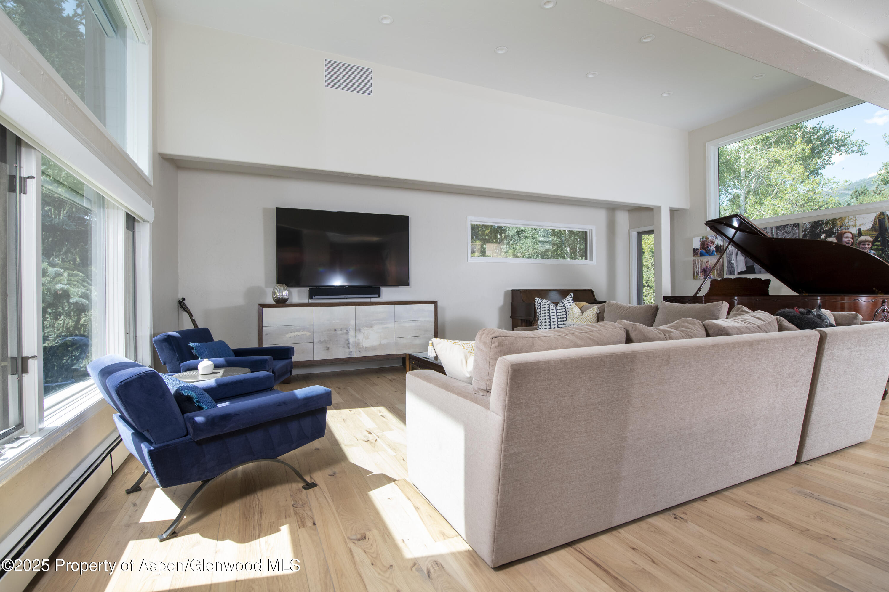 1417 Sierra Vista Drive