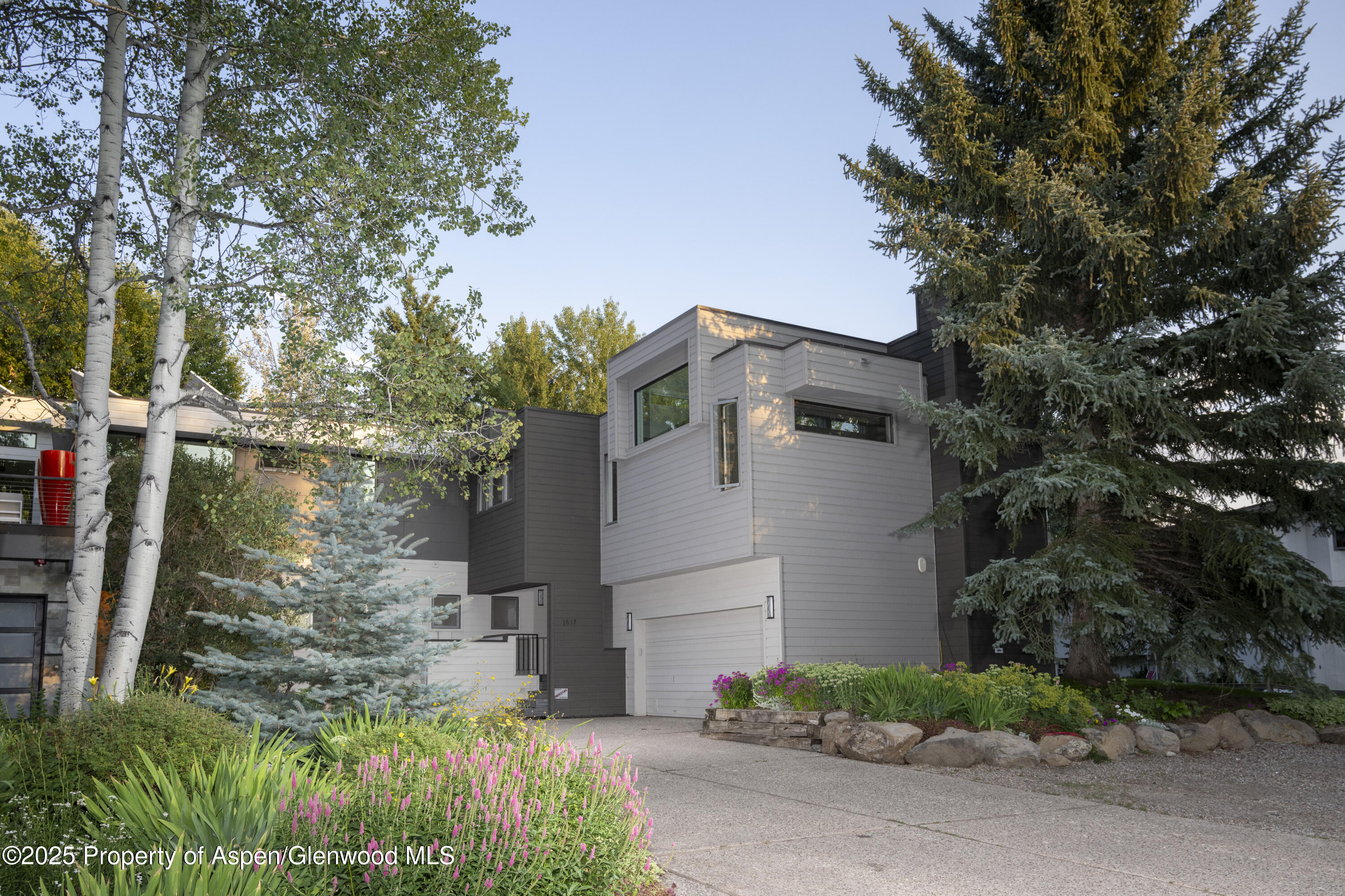 1417 Sierra Vista Drive