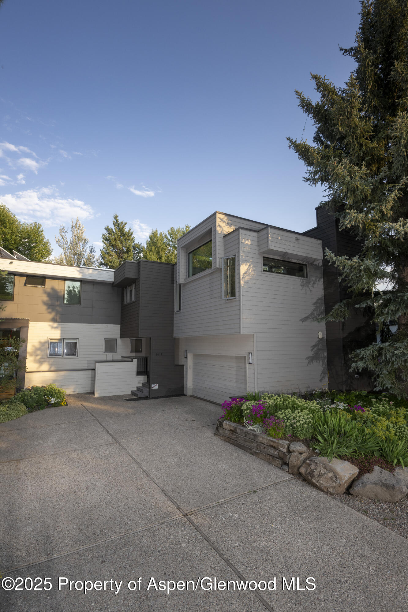 1417 Sierra Vista Drive