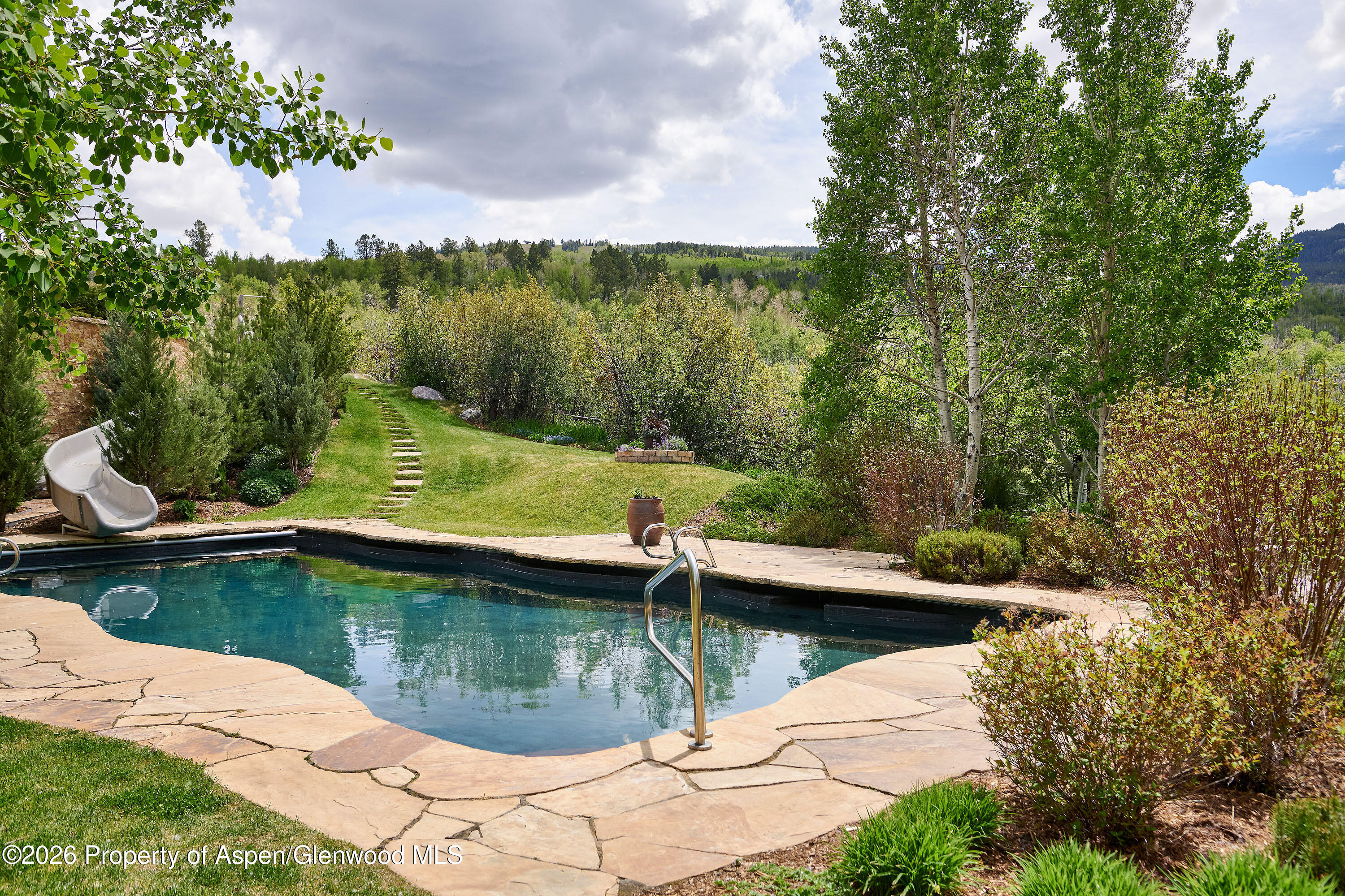 1518 W Buttermilk Road