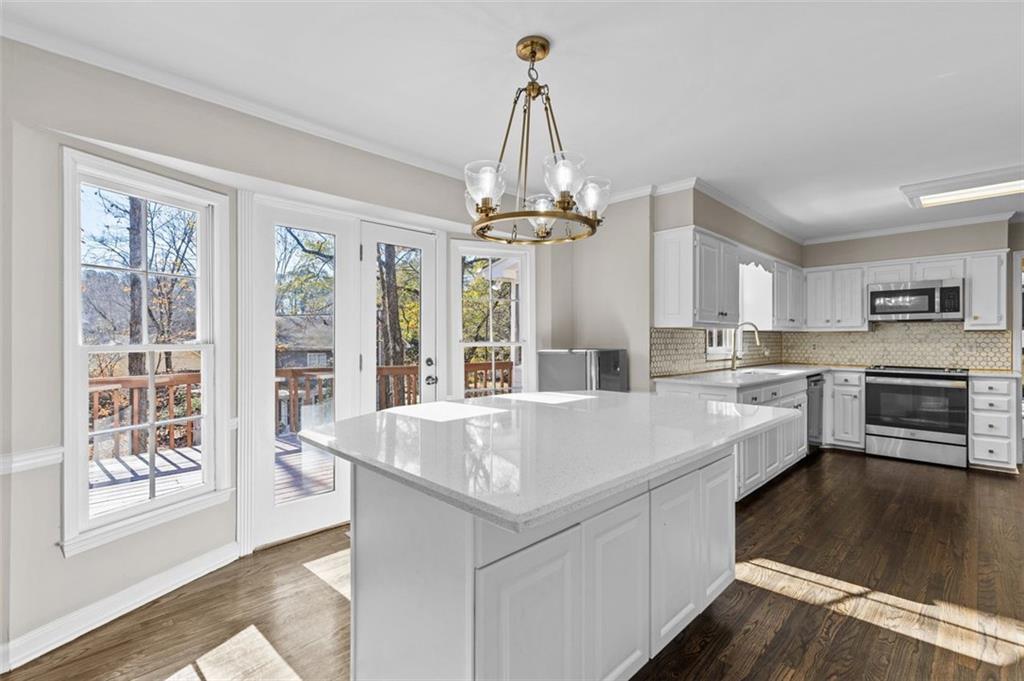 6304 BROOMSEDGE Trail