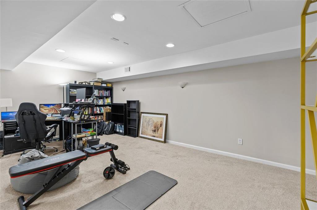 6304 BROOMSEDGE Trail