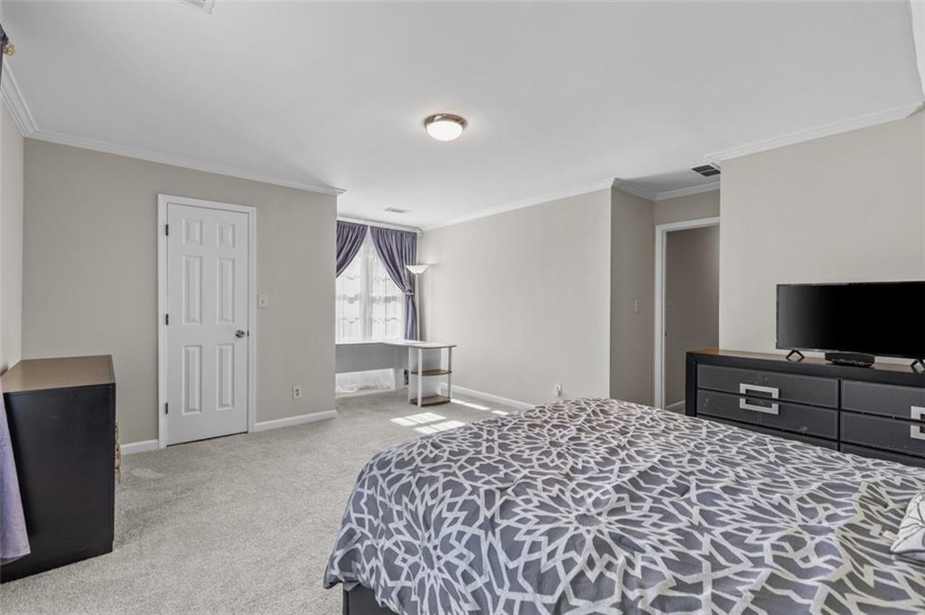 6304 BROOMSEDGE Trail