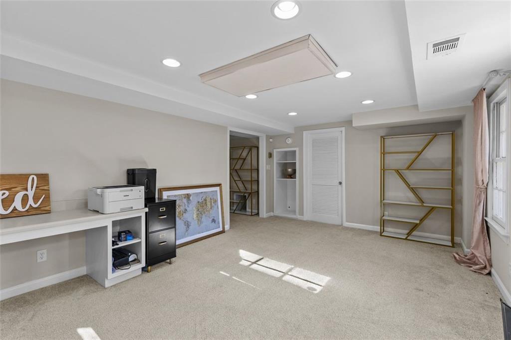 6304 BROOMSEDGE Trail