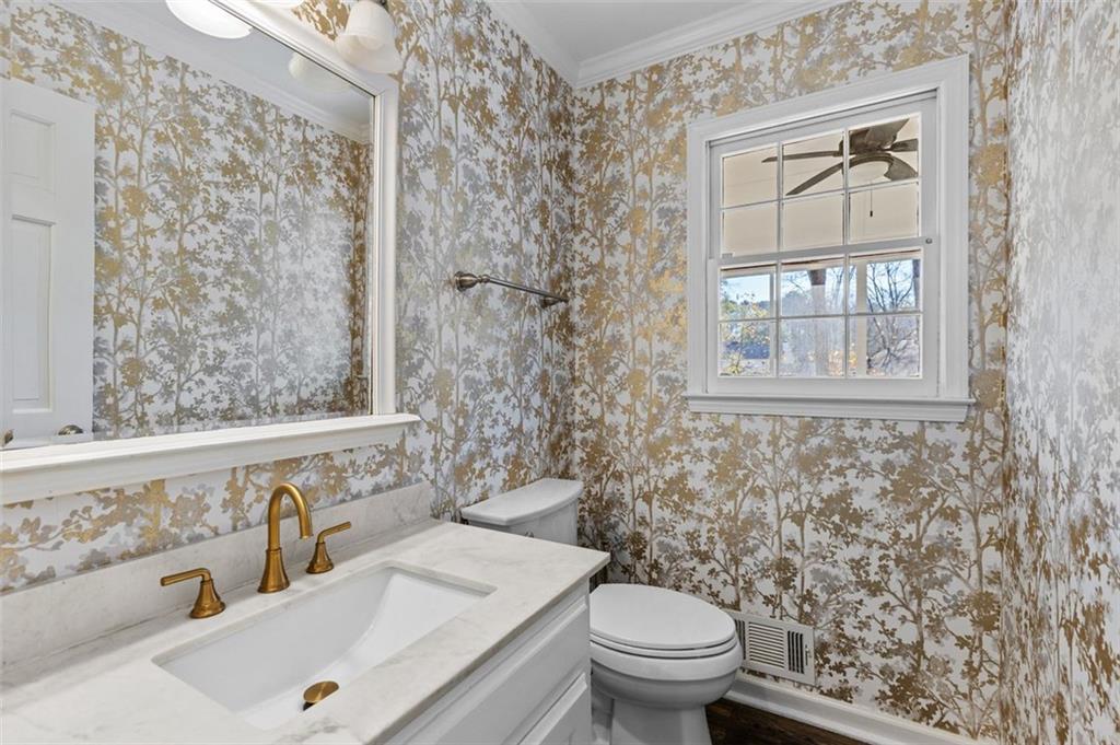 6304 BROOMSEDGE Trail