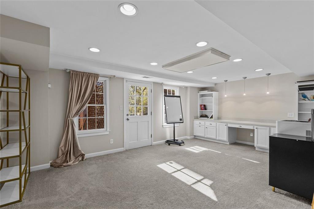 6304 BROOMSEDGE Trail