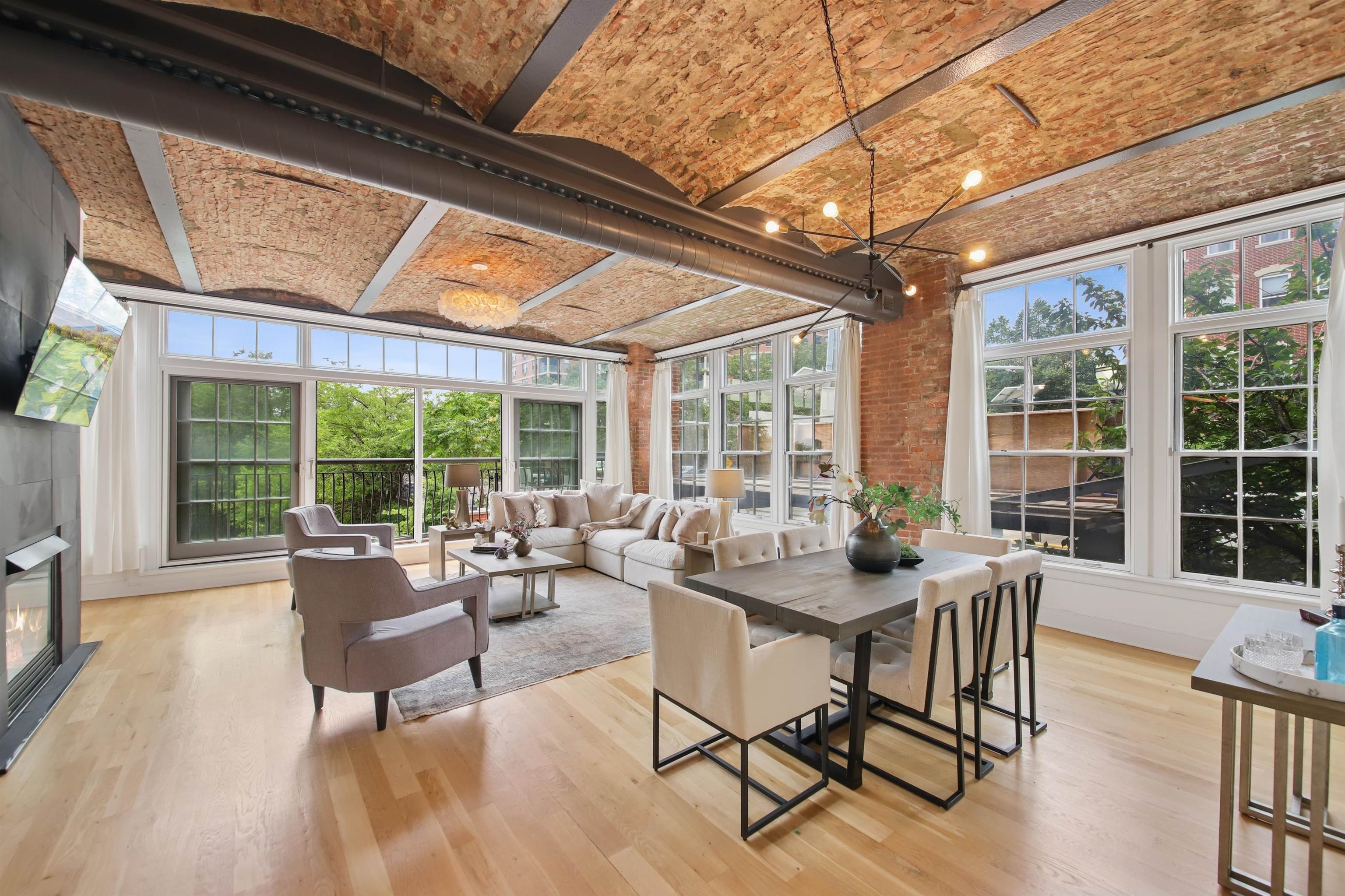 174 WASHINGTON ST Unit: 1G