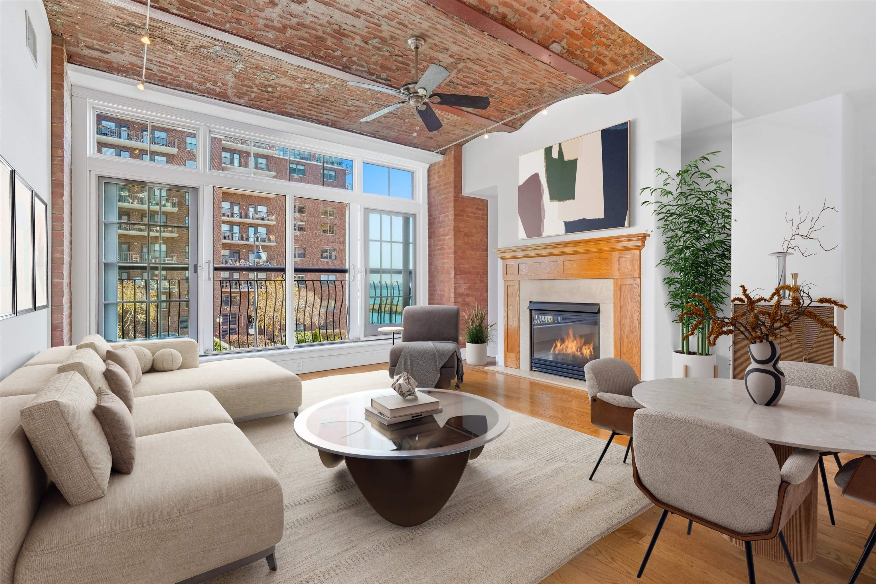 174 WASHINGTON ST Unit: 2M