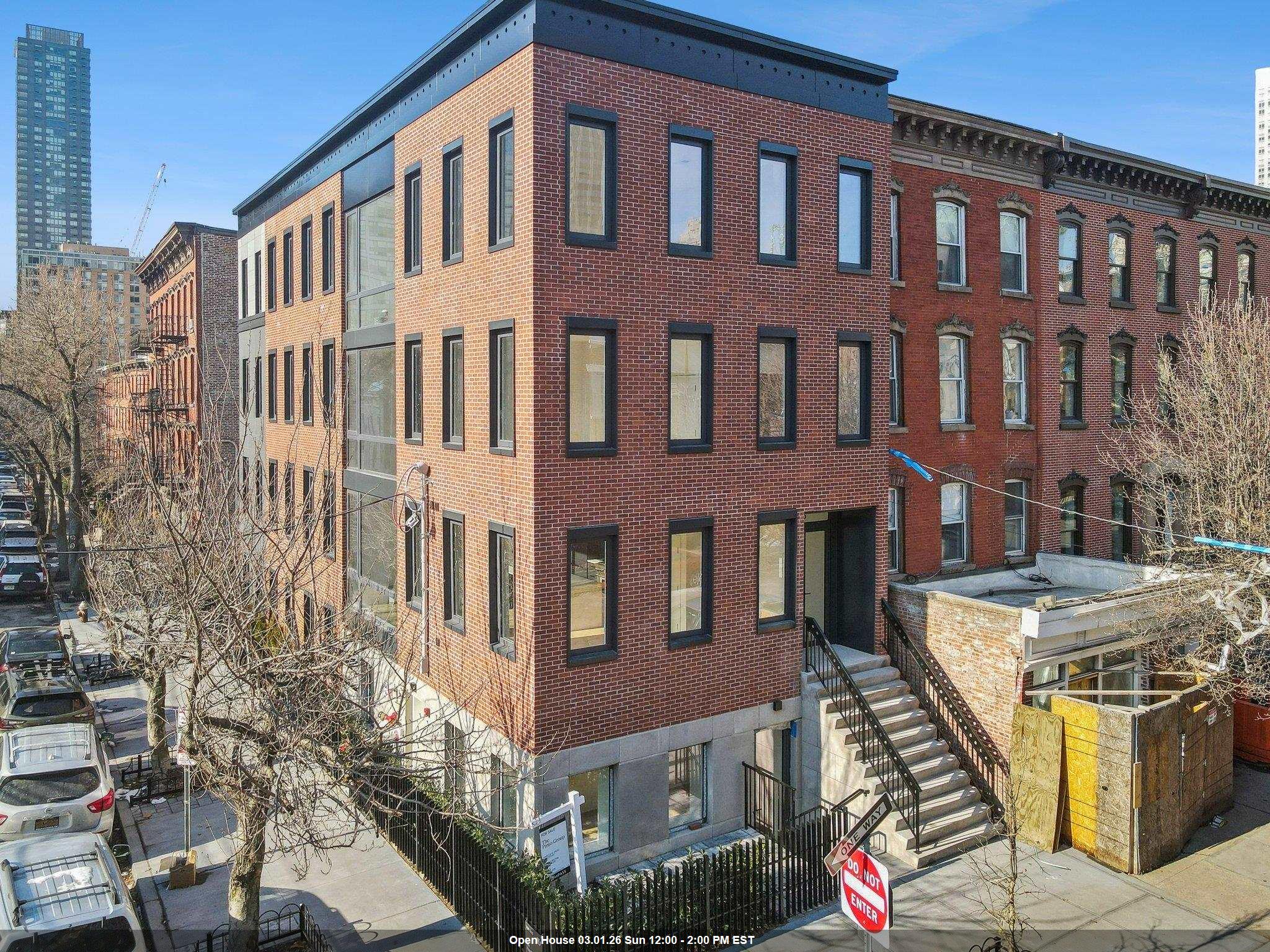 215 WARREN ST Unit: 3